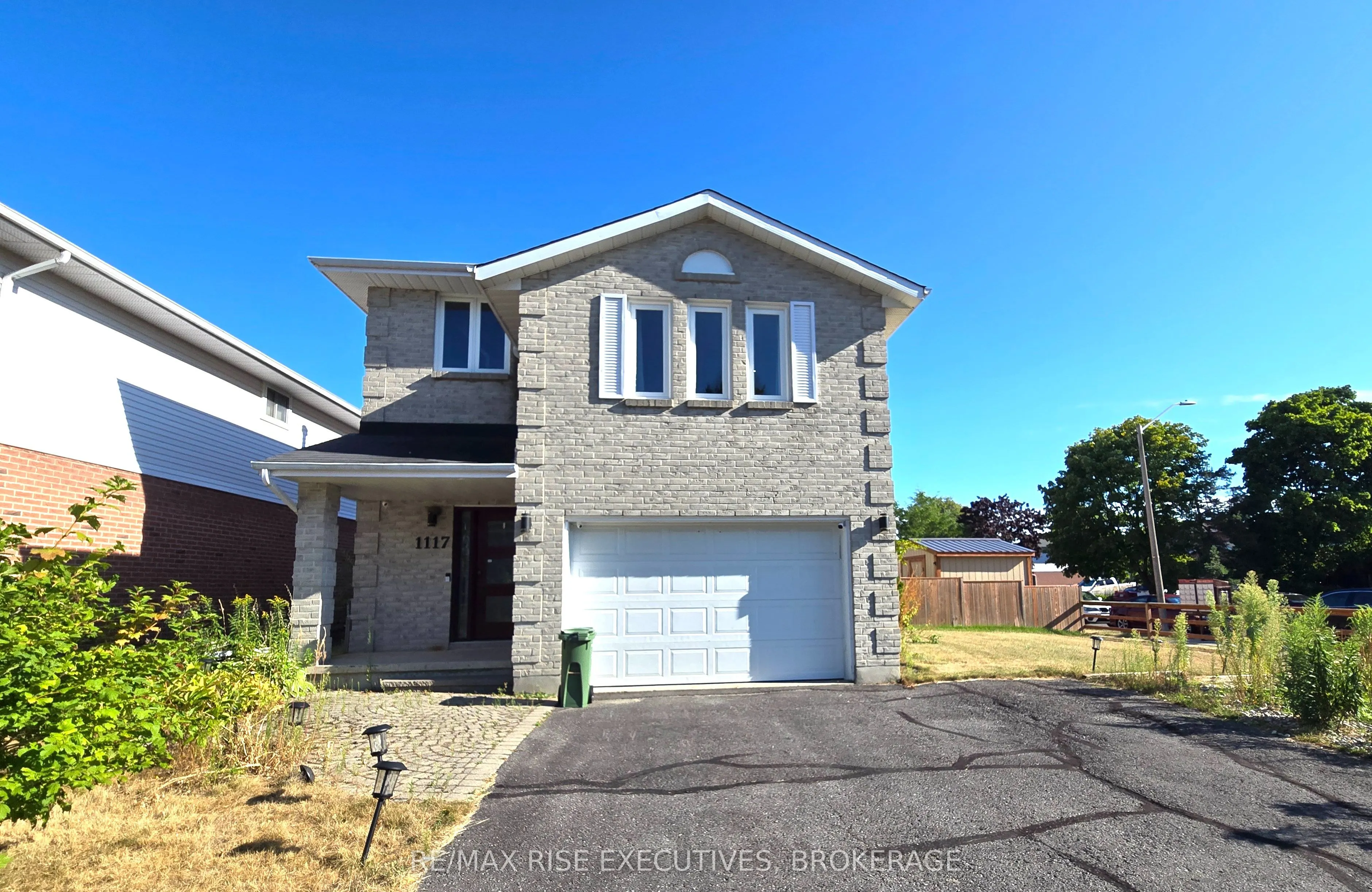 1117 WINTERGREEN Crescent