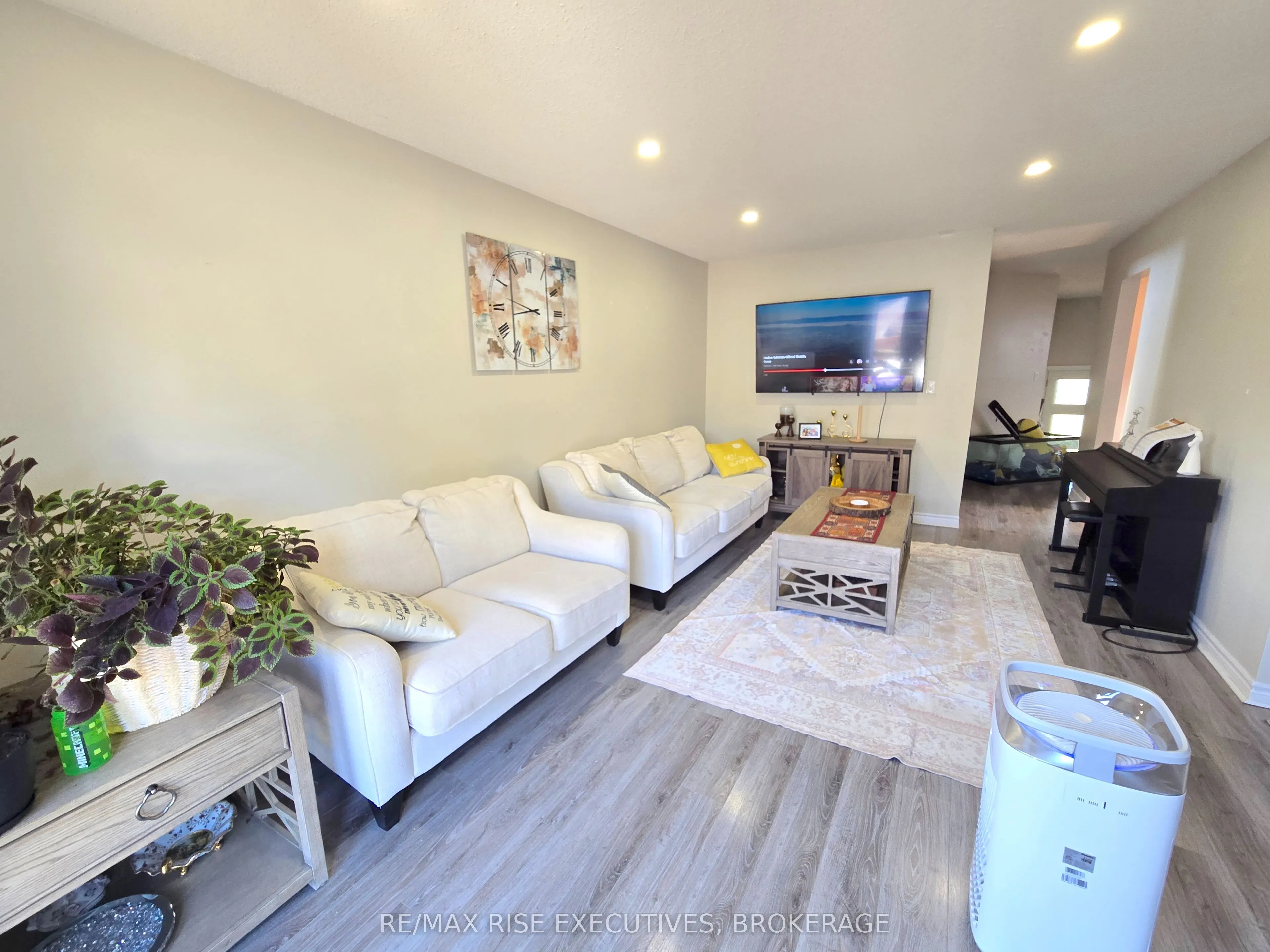 1117 WINTERGREEN Crescent