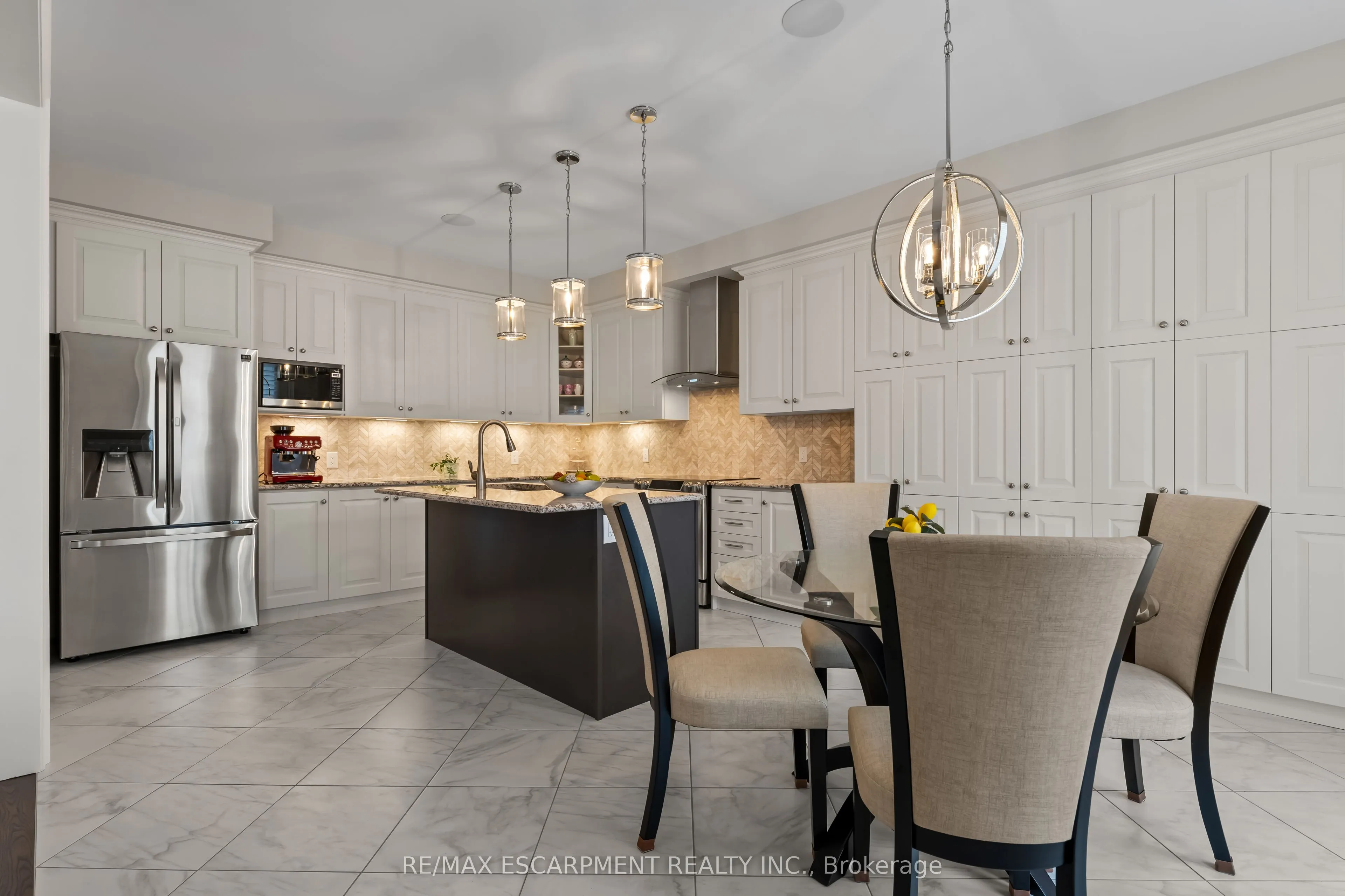 129 Fingland Crescent