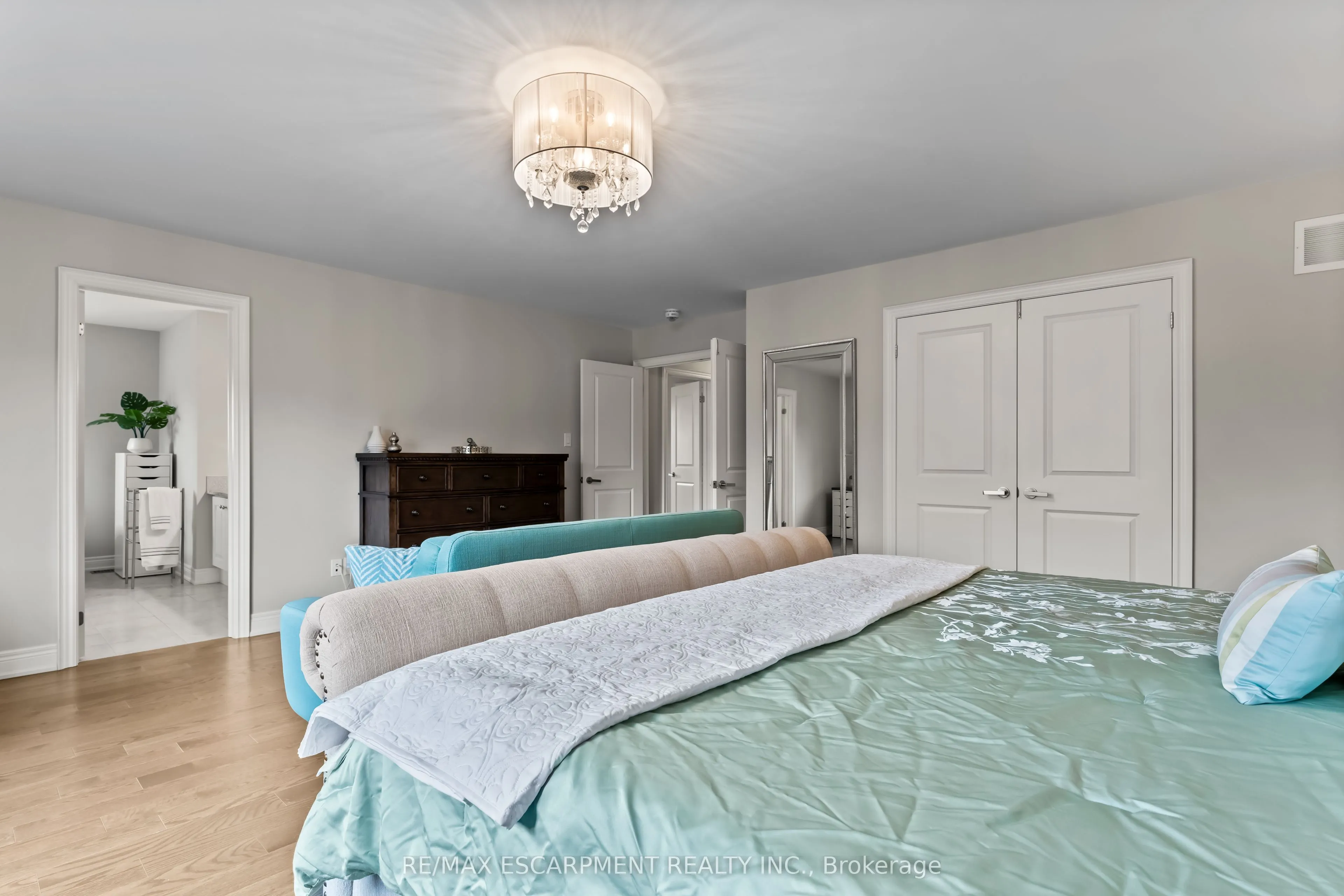 129 Fingland Crescent
