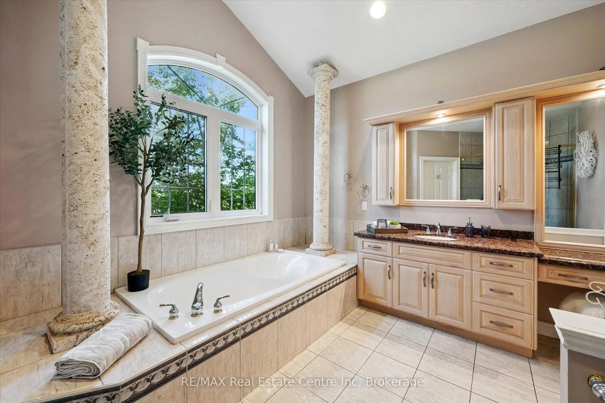 5946 WELLINGTON RD 86 Road
