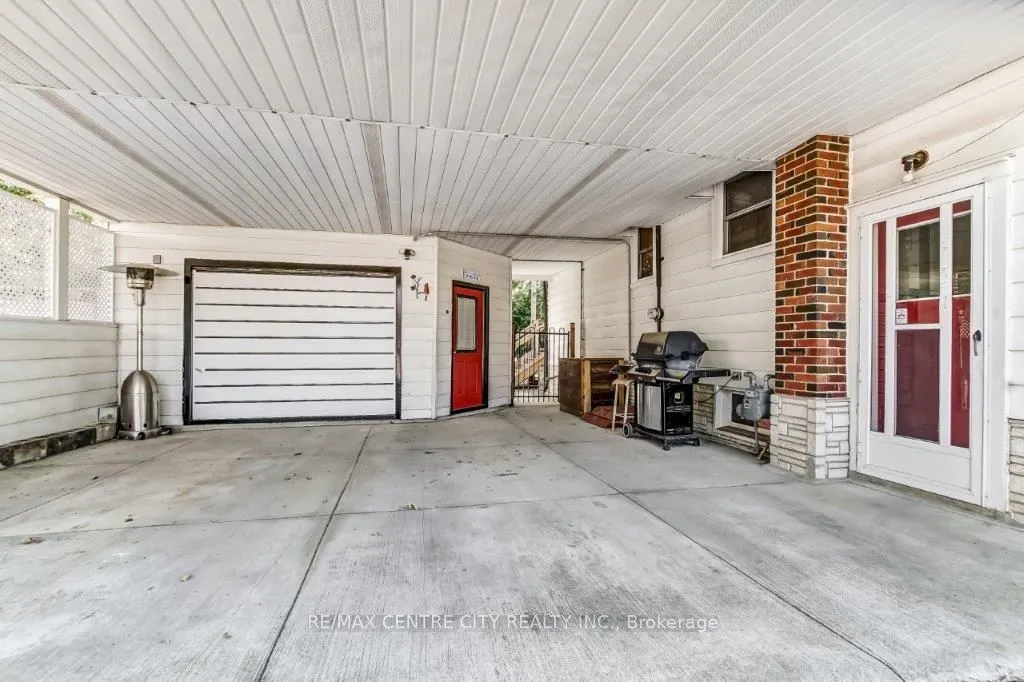 26 Brock Street