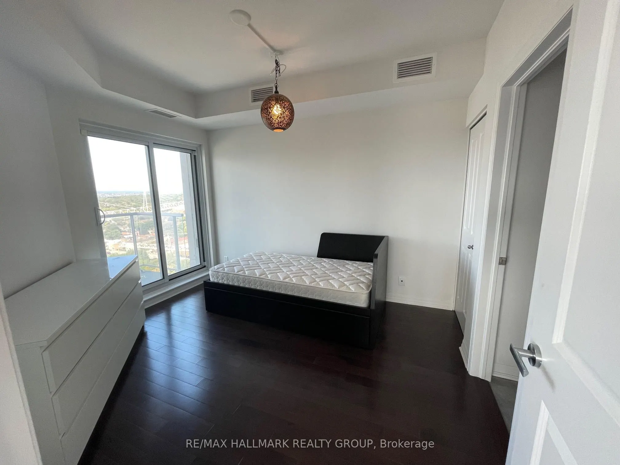 242 RIDEAU Street, #2201