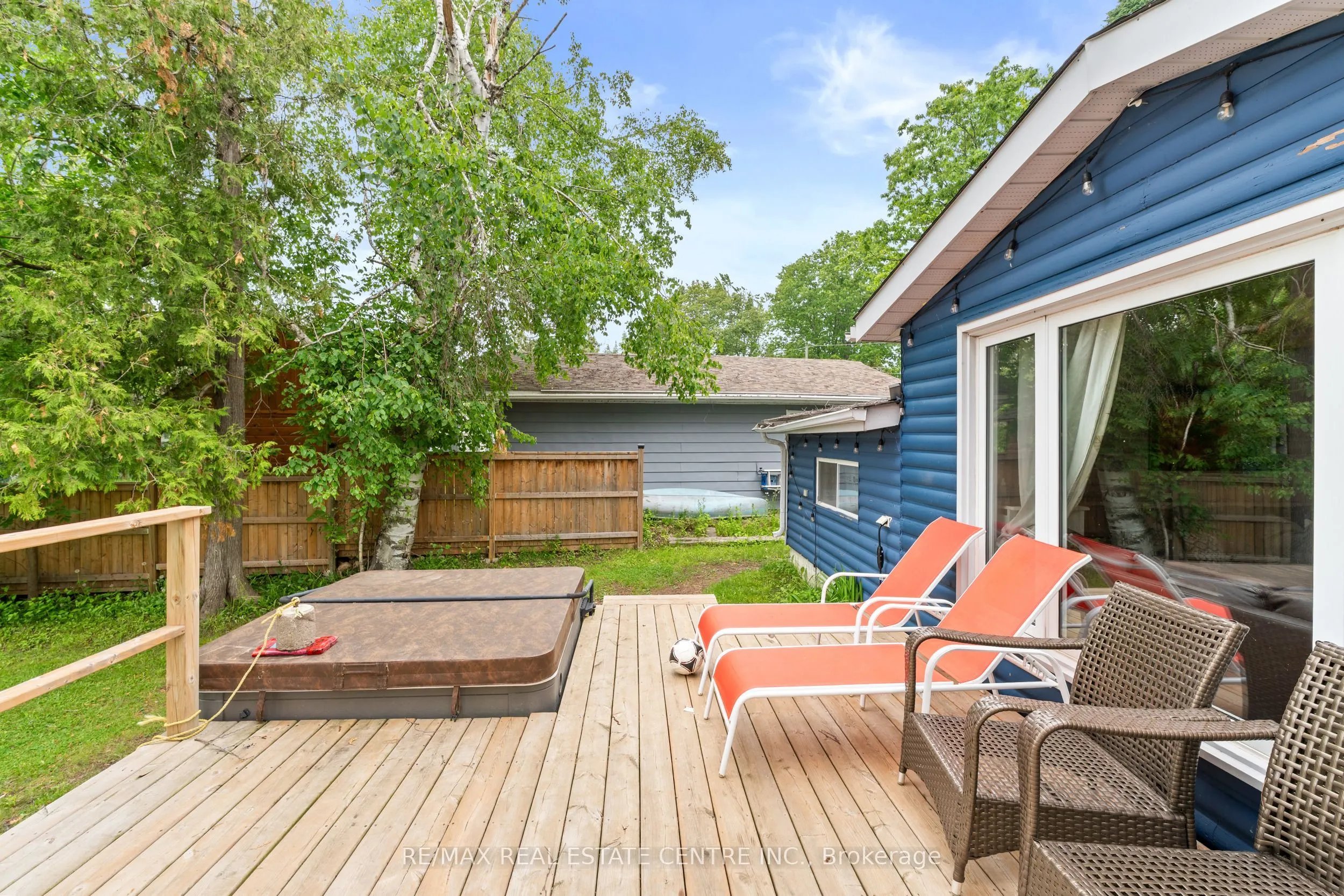 3012 Greenwood Lane