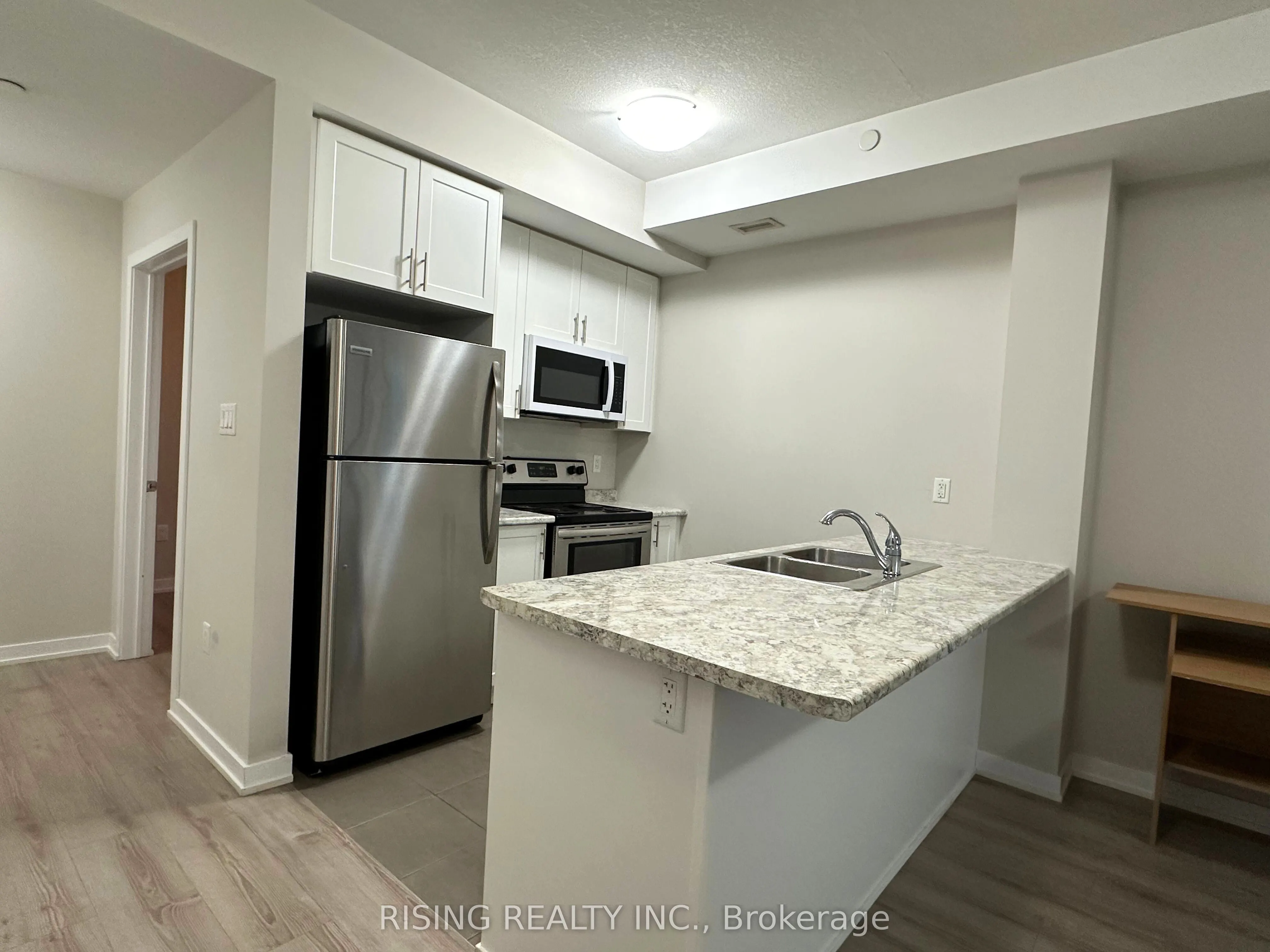 125 Shoreview Place, #212