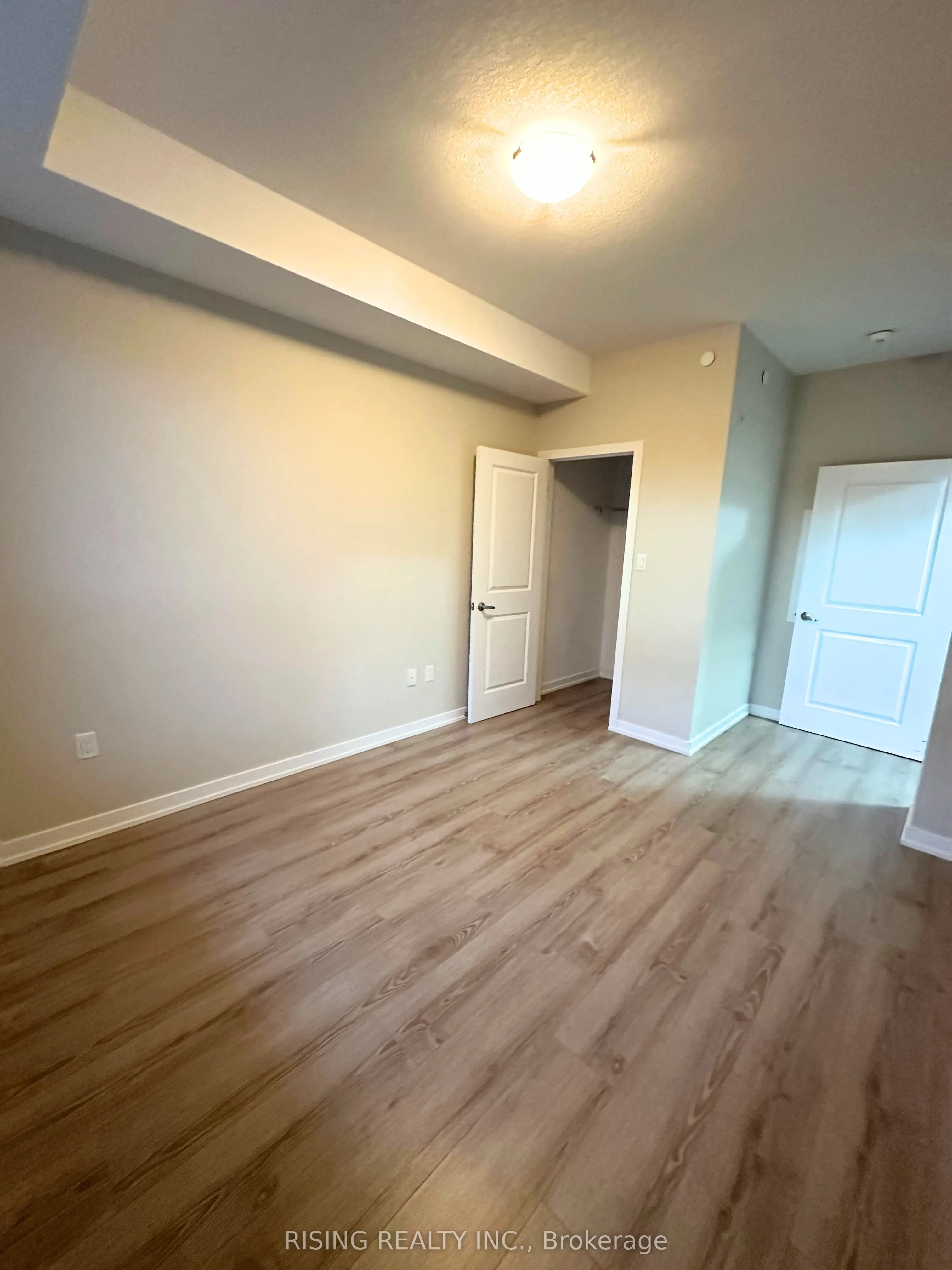 125 Shoreview Place, #212