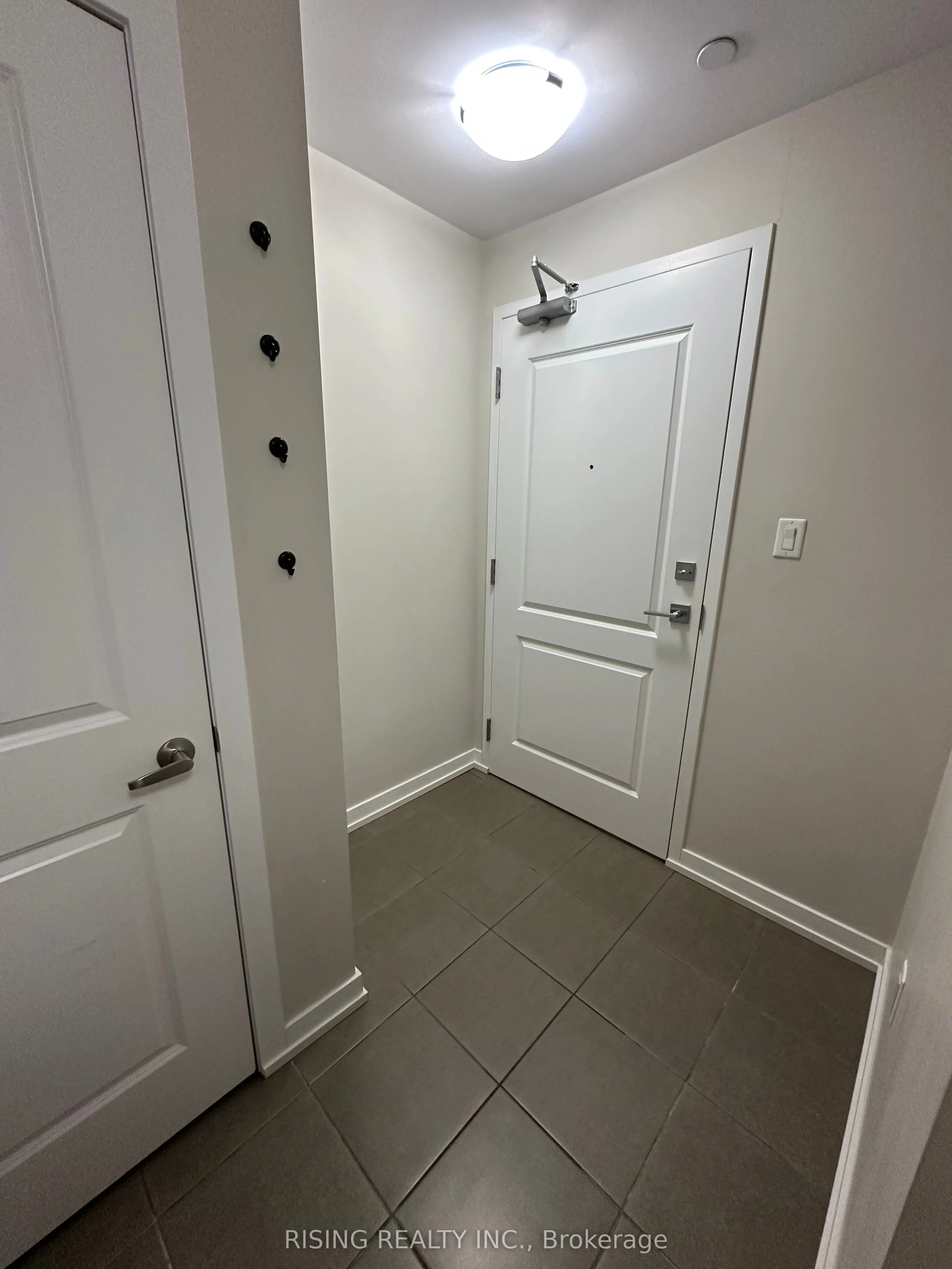 125 Shoreview Place, #212