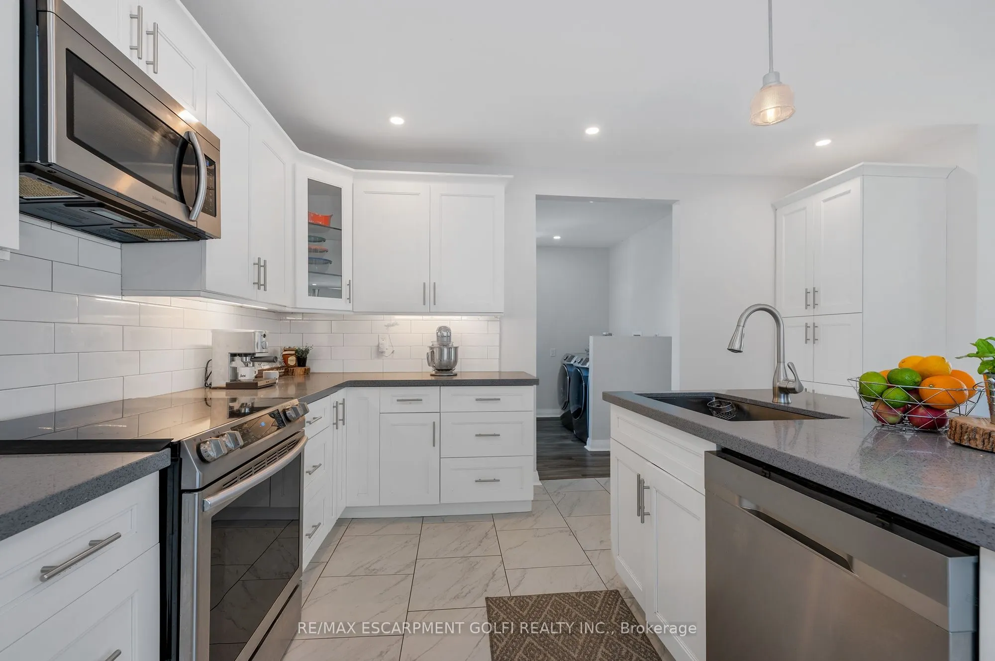 5039 Armoury Street