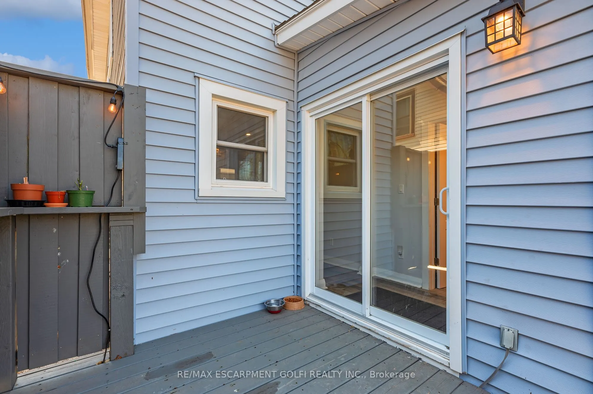 5039 Armoury Street