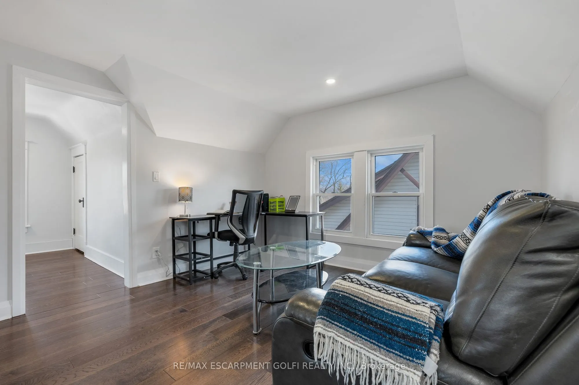5039 Armoury Street