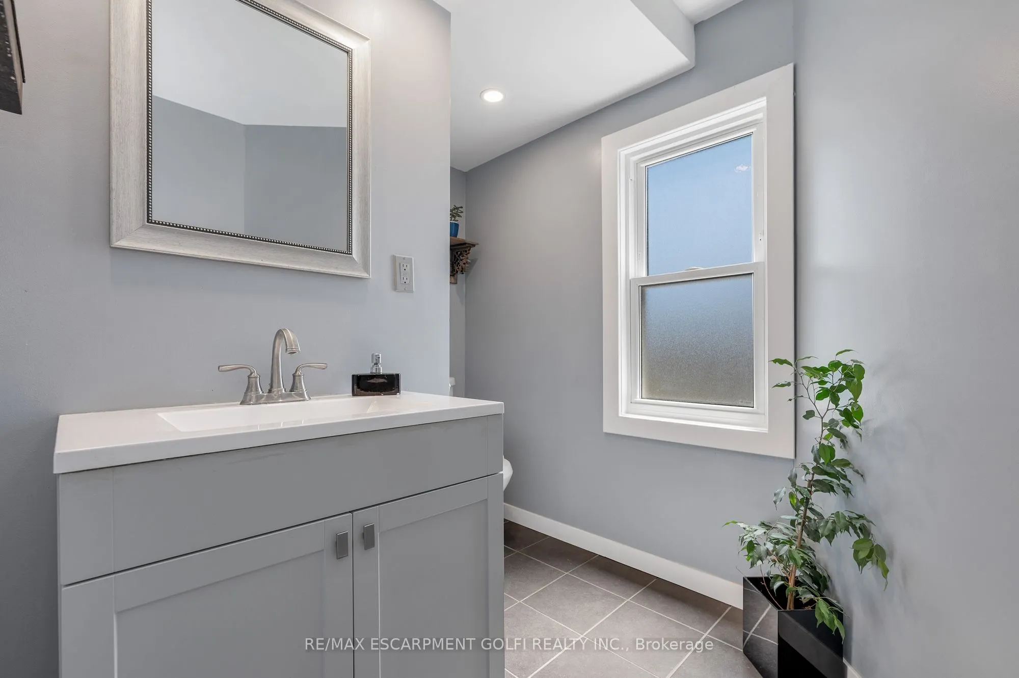 5039 Armoury Street