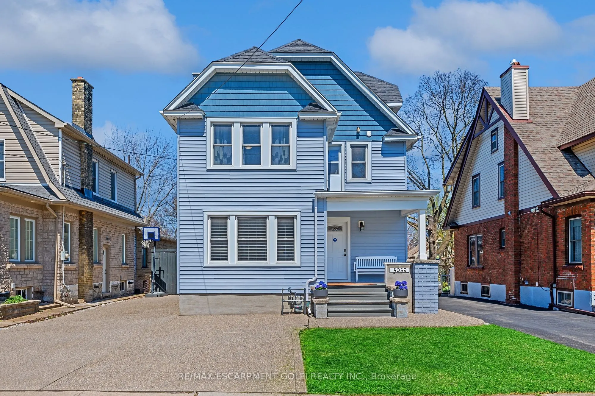 5039 Armoury Street
