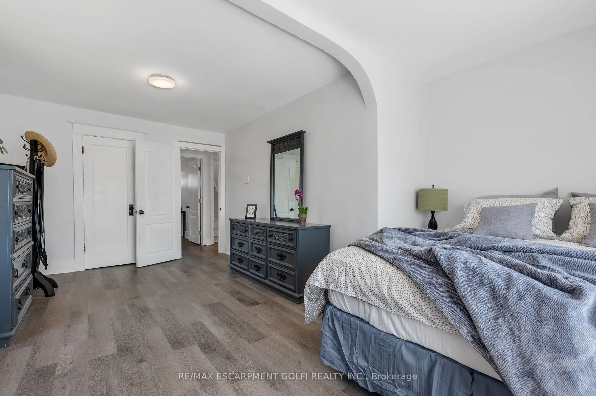 5039 Armoury Street