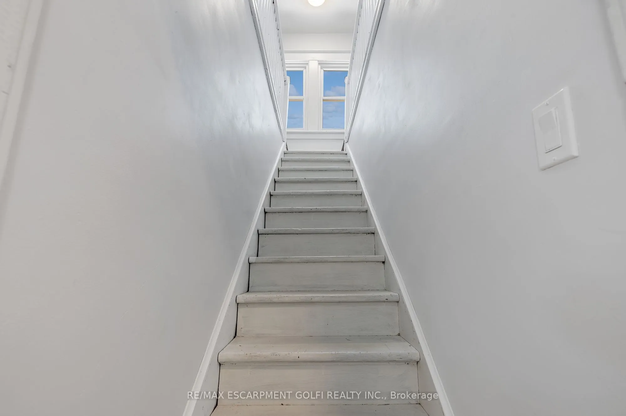 5039 Armoury Street