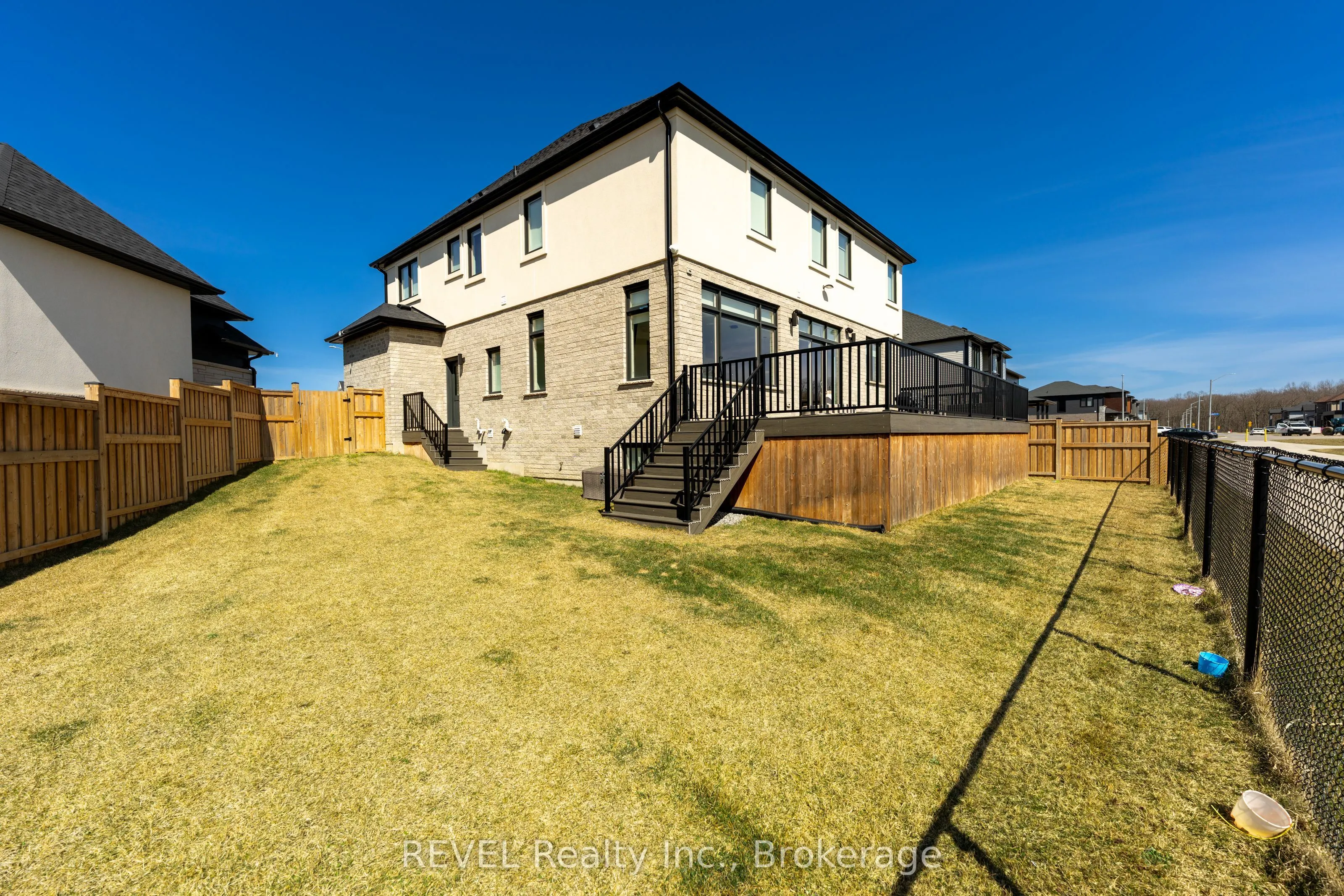 7515 Sherrilee Crescent