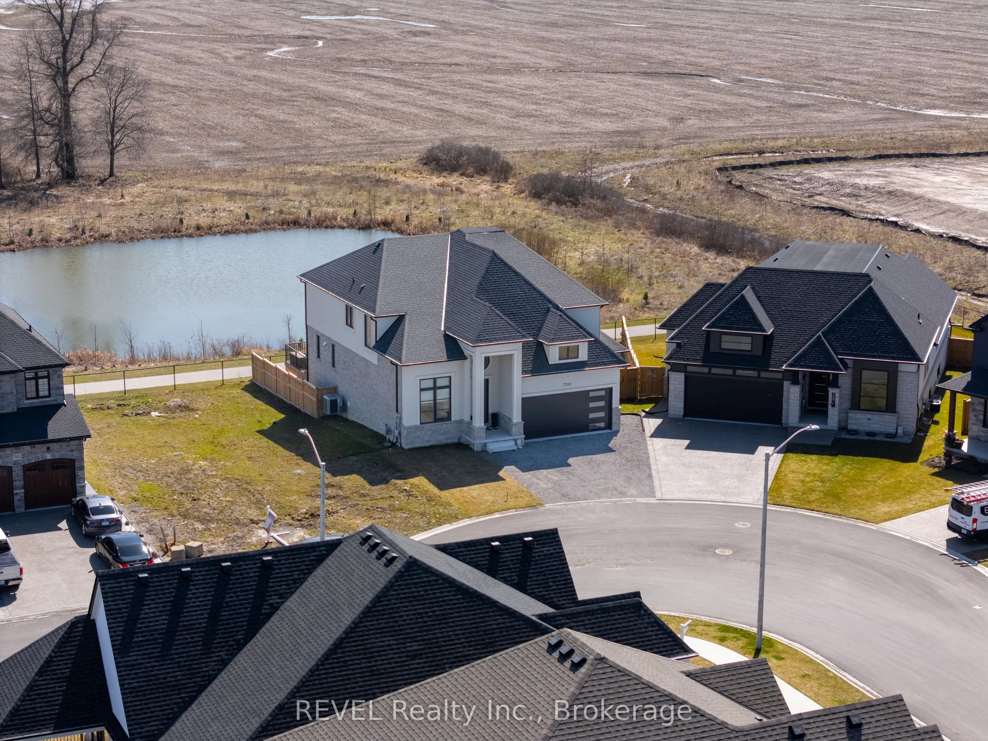 7515 Sherrilee Crescent