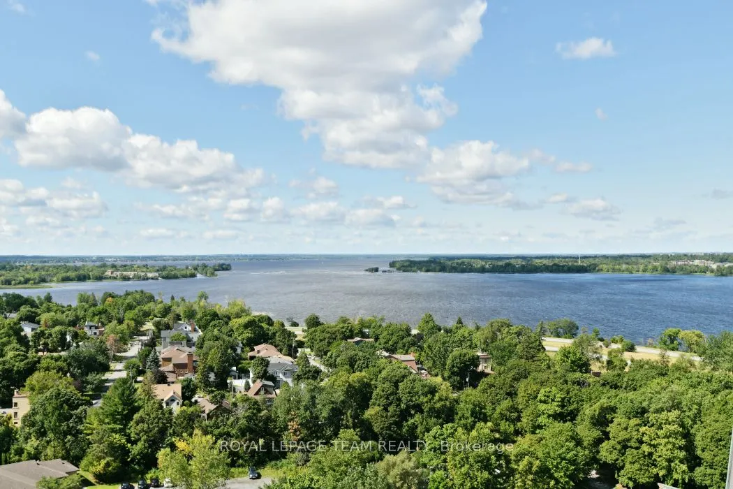 775 Richmond Road N, #7