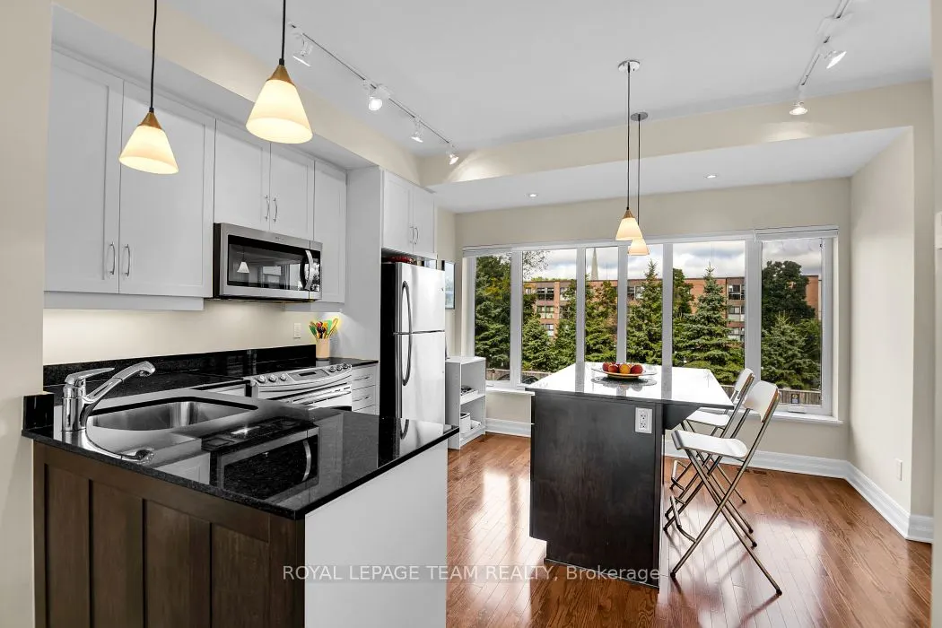 775 Richmond Road N, #7