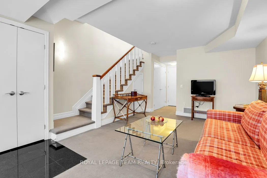 775 Richmond Road N, #7