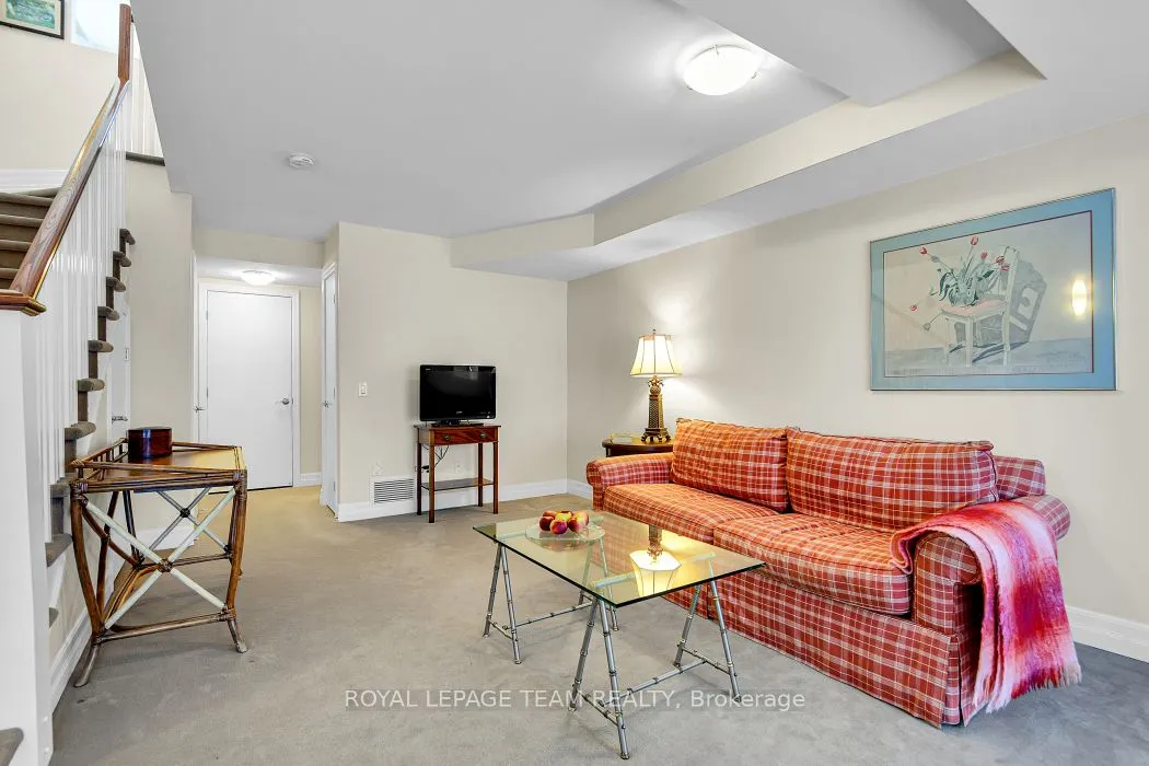 775 Richmond Road N, #7