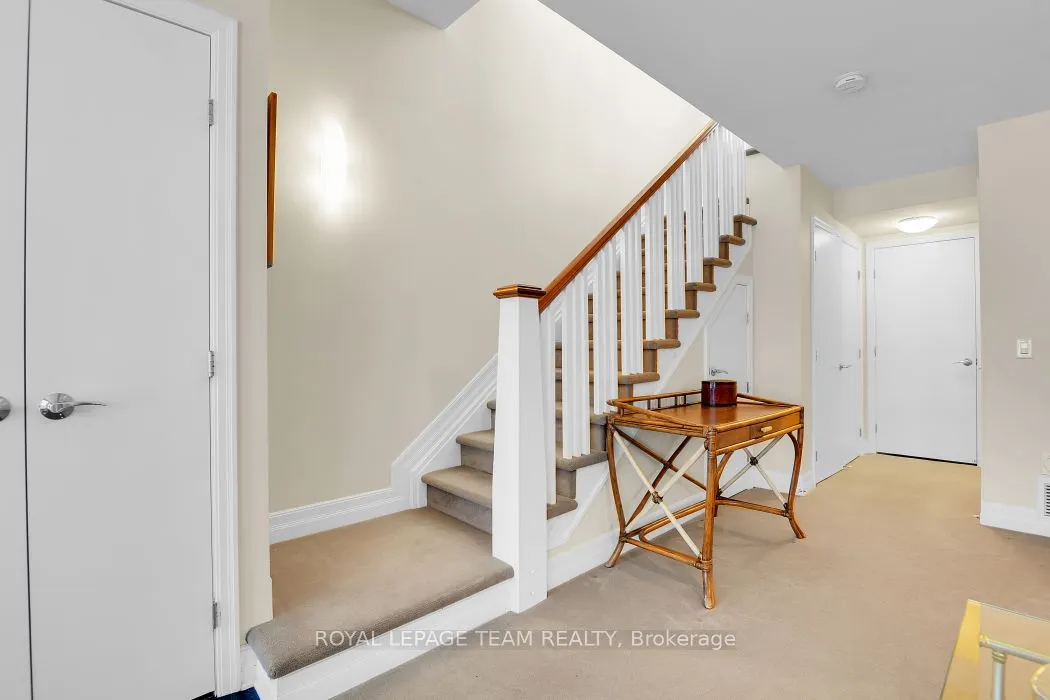 775 Richmond Road N, #7