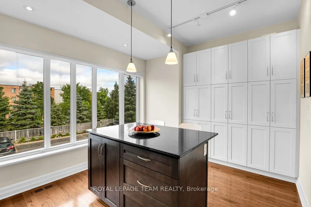 775 Richmond Road N, #7