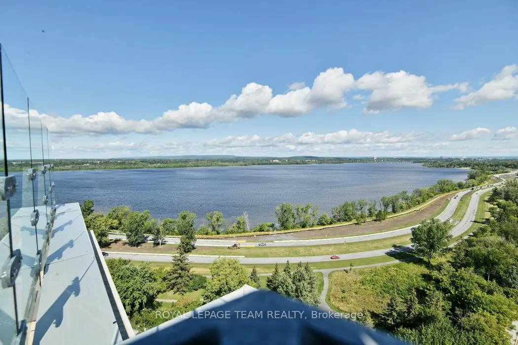 775 Richmond Road N, #7