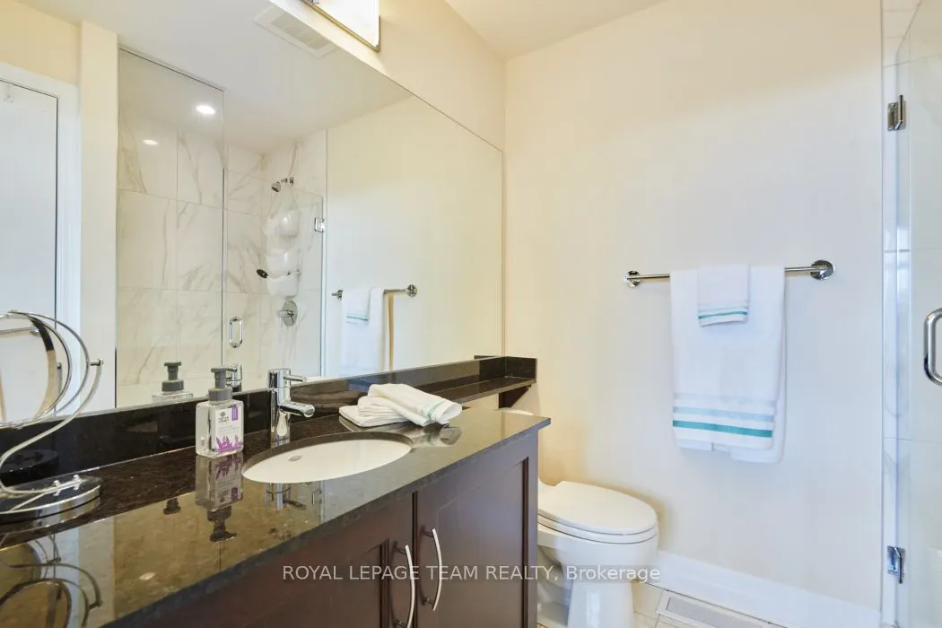 775 Richmond Road N, #7