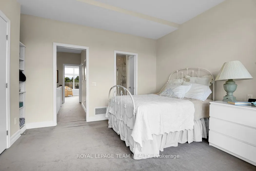 775 Richmond Road N, #7