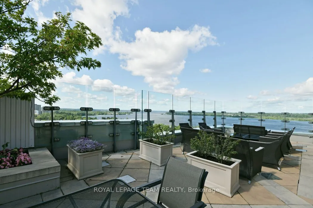 775 Richmond Road N, #7