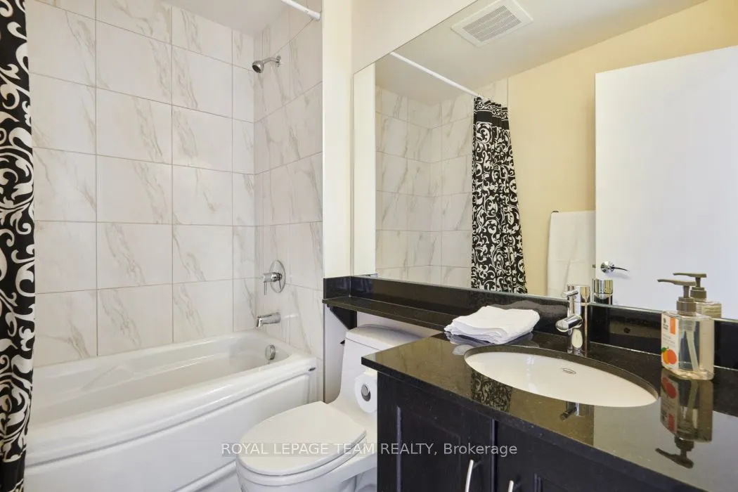 775 Richmond Road N, #7