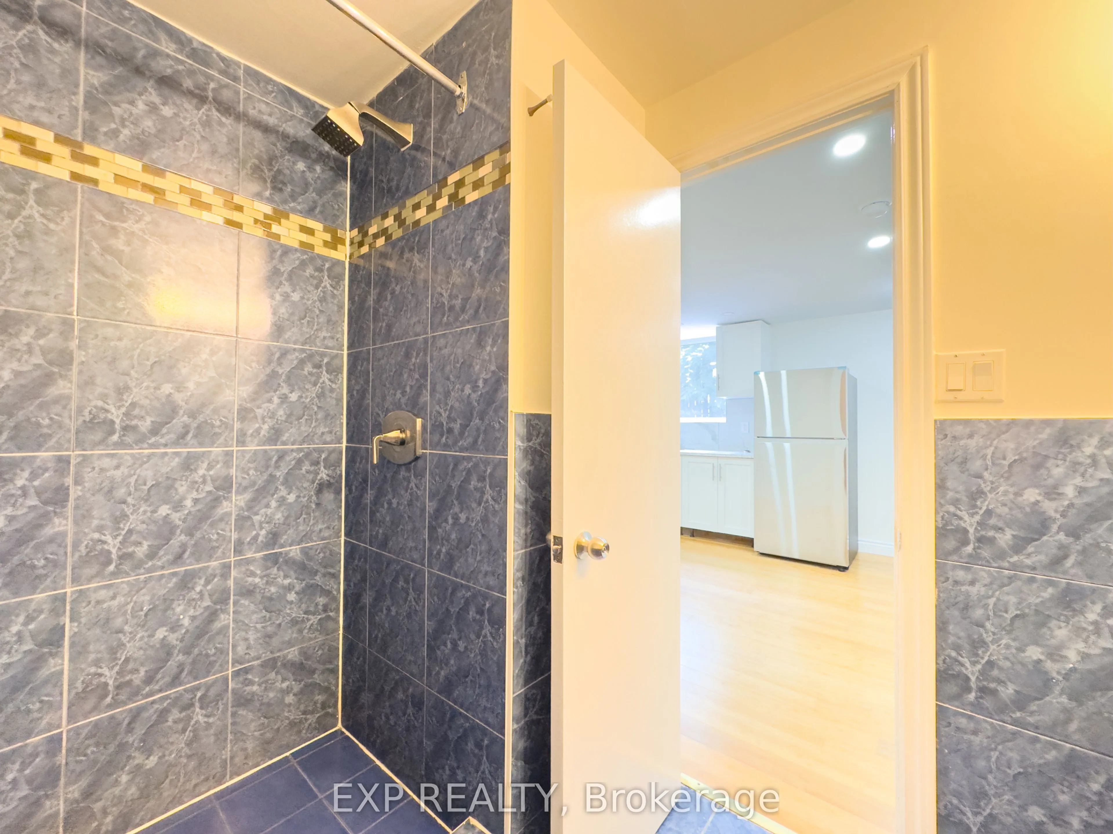 222 Castlefrank Road, #Lower