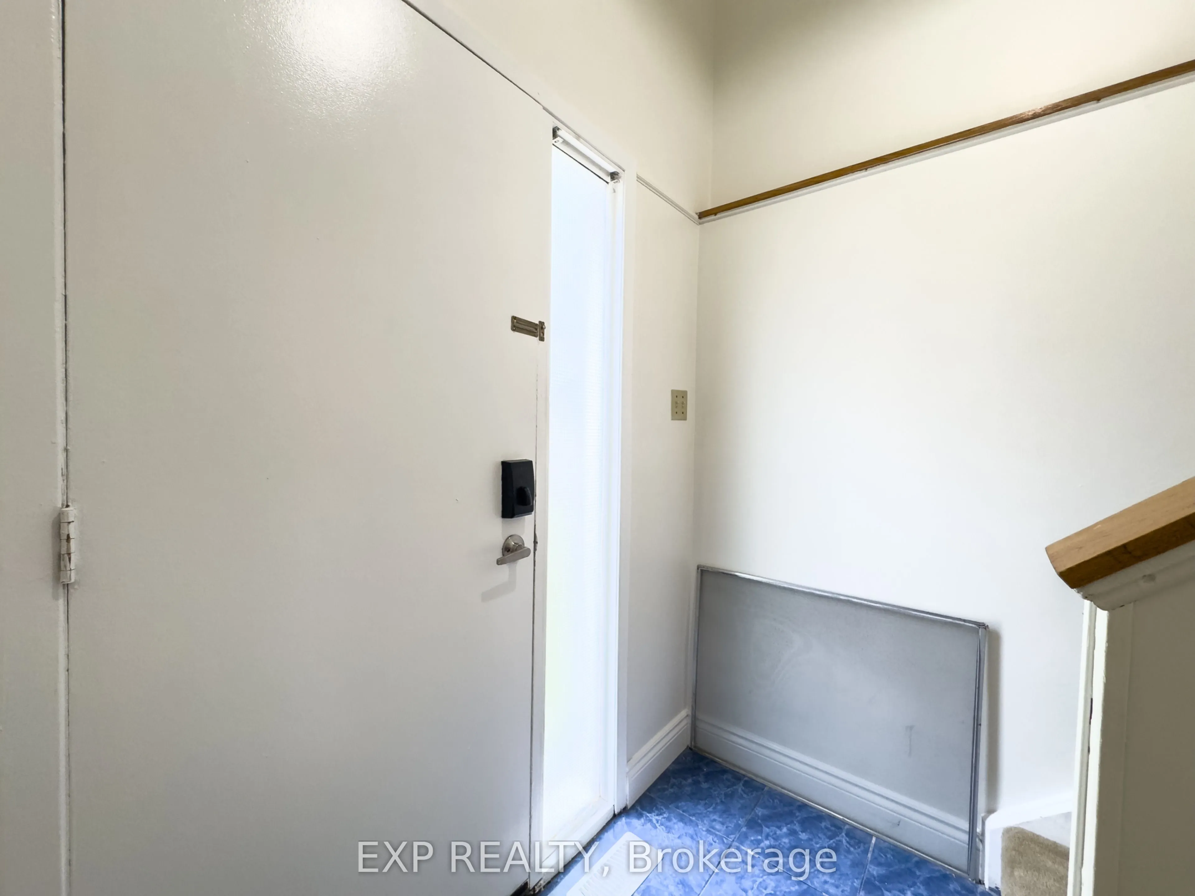 222 Castlefrank Road, #Lower