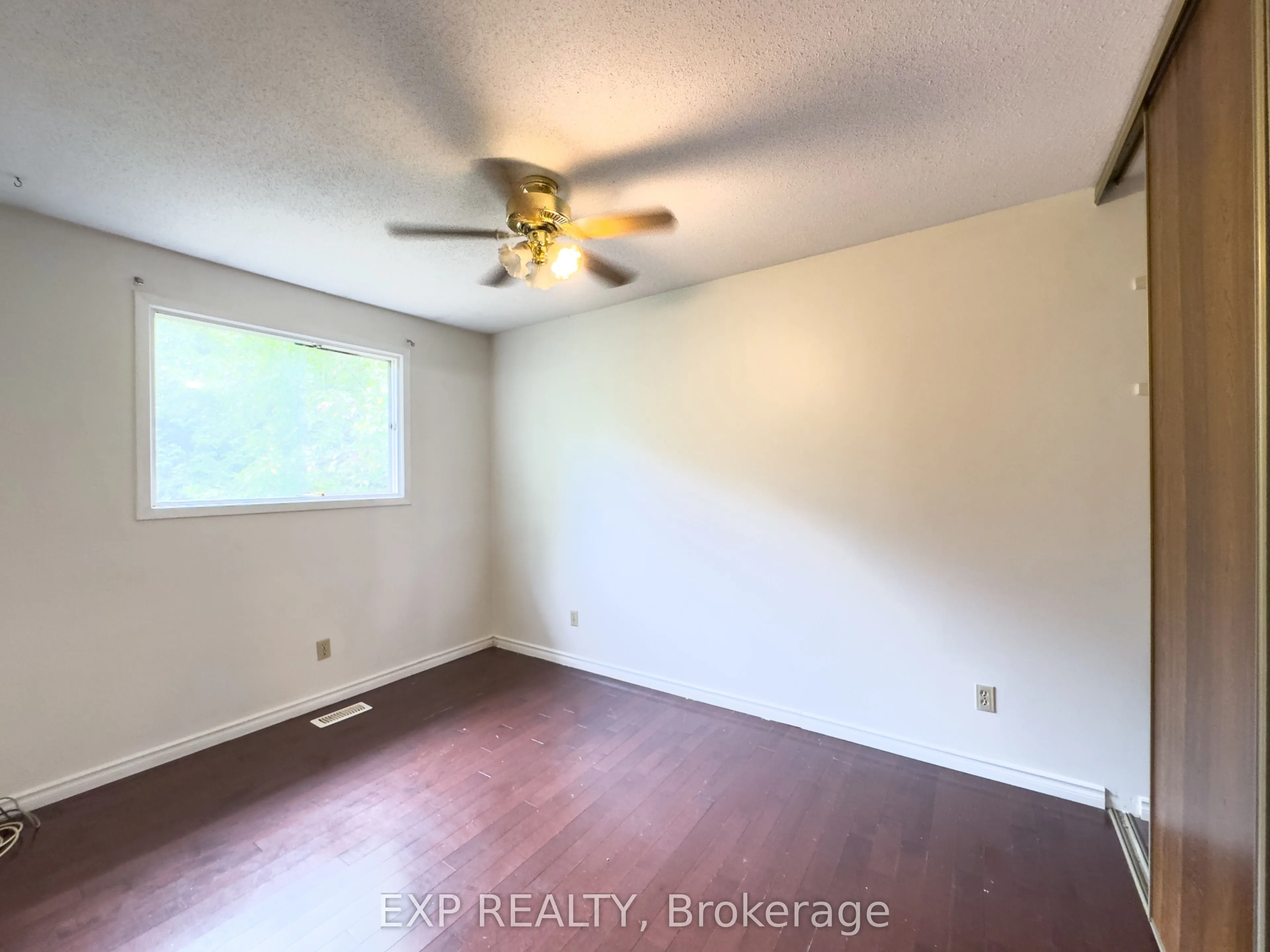 222 Castlefrank Road, #Upper