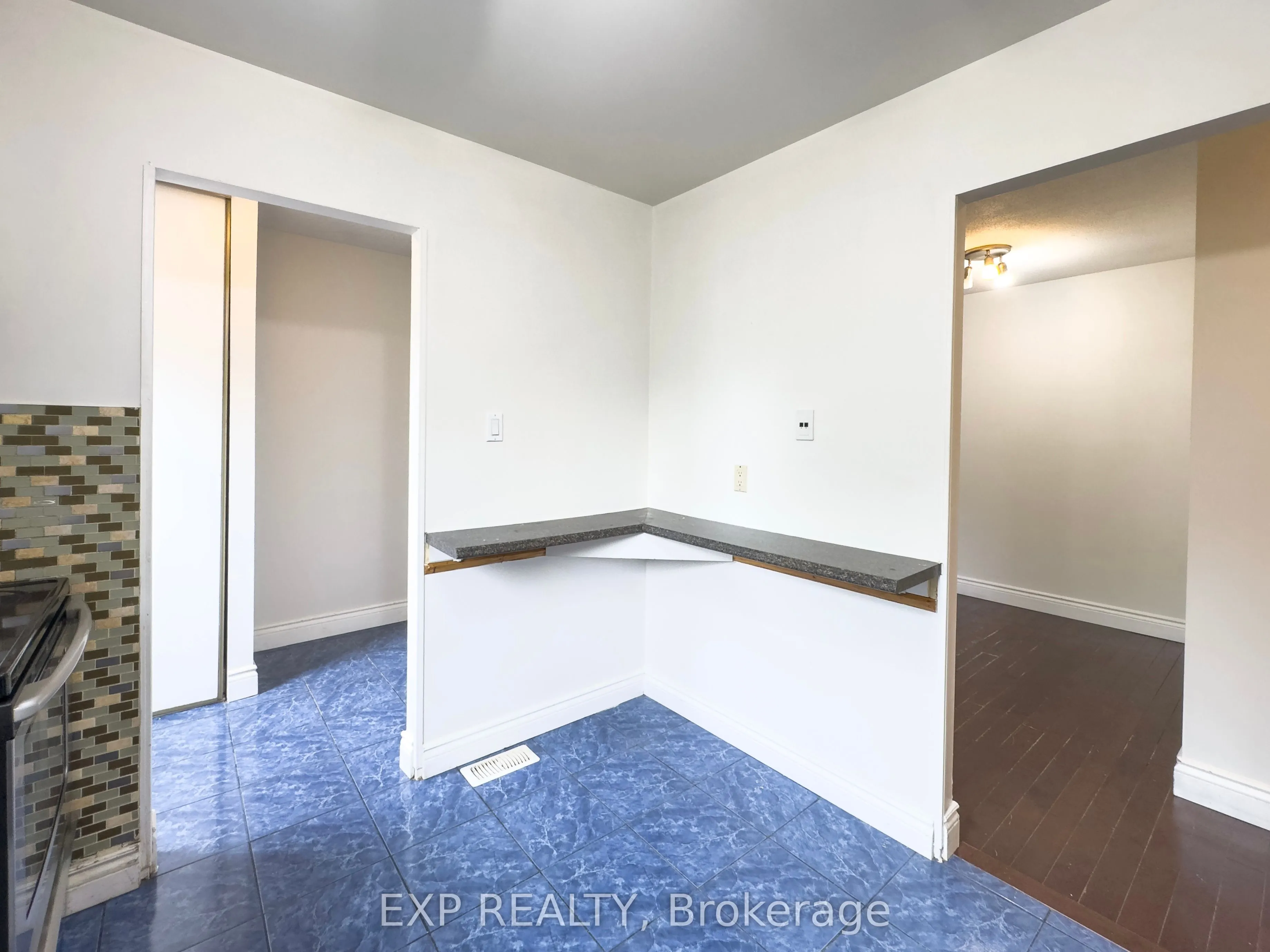 222 Castlefrank Road, #Upper