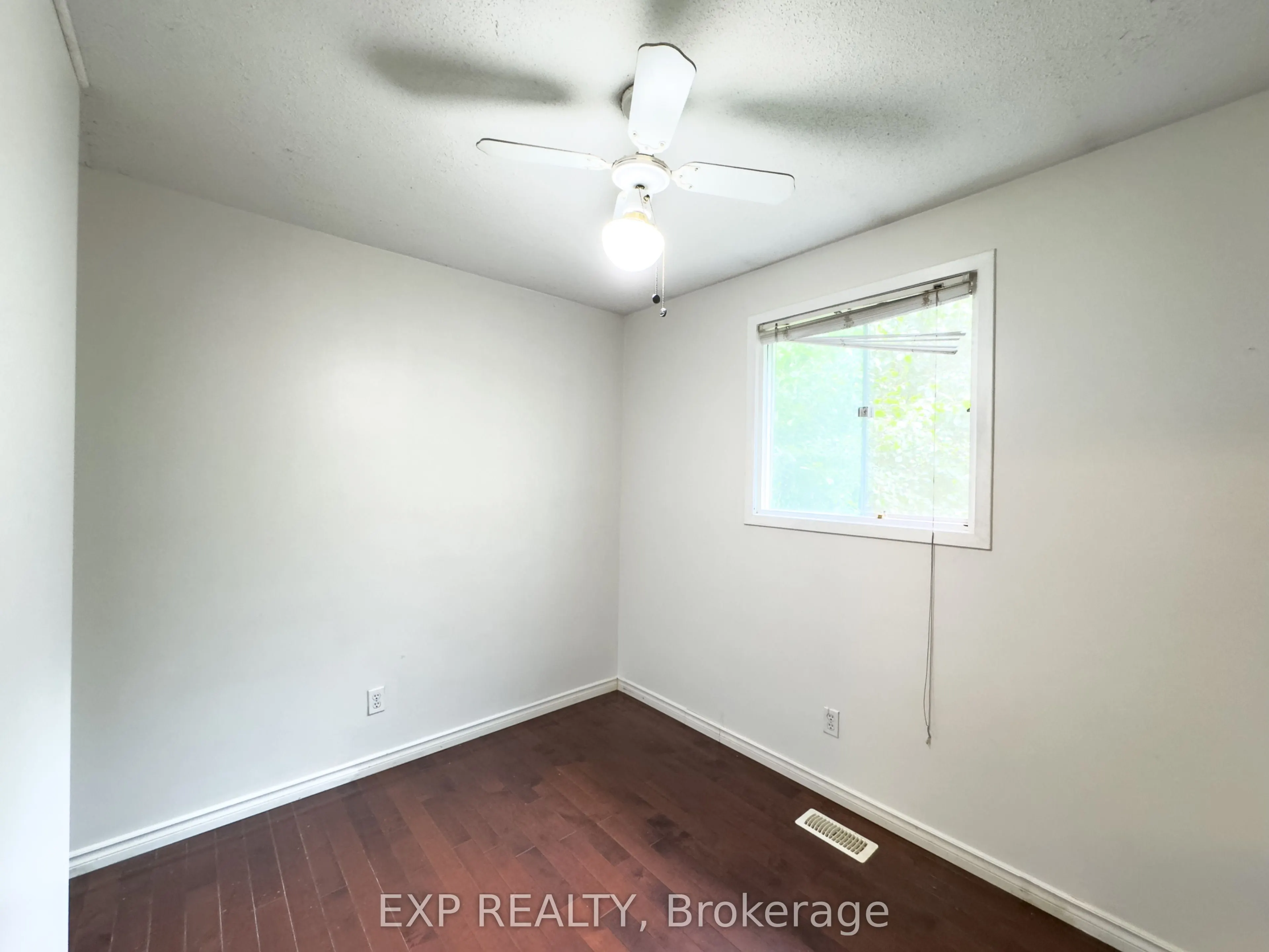 222 Castlefrank Road, #Upper