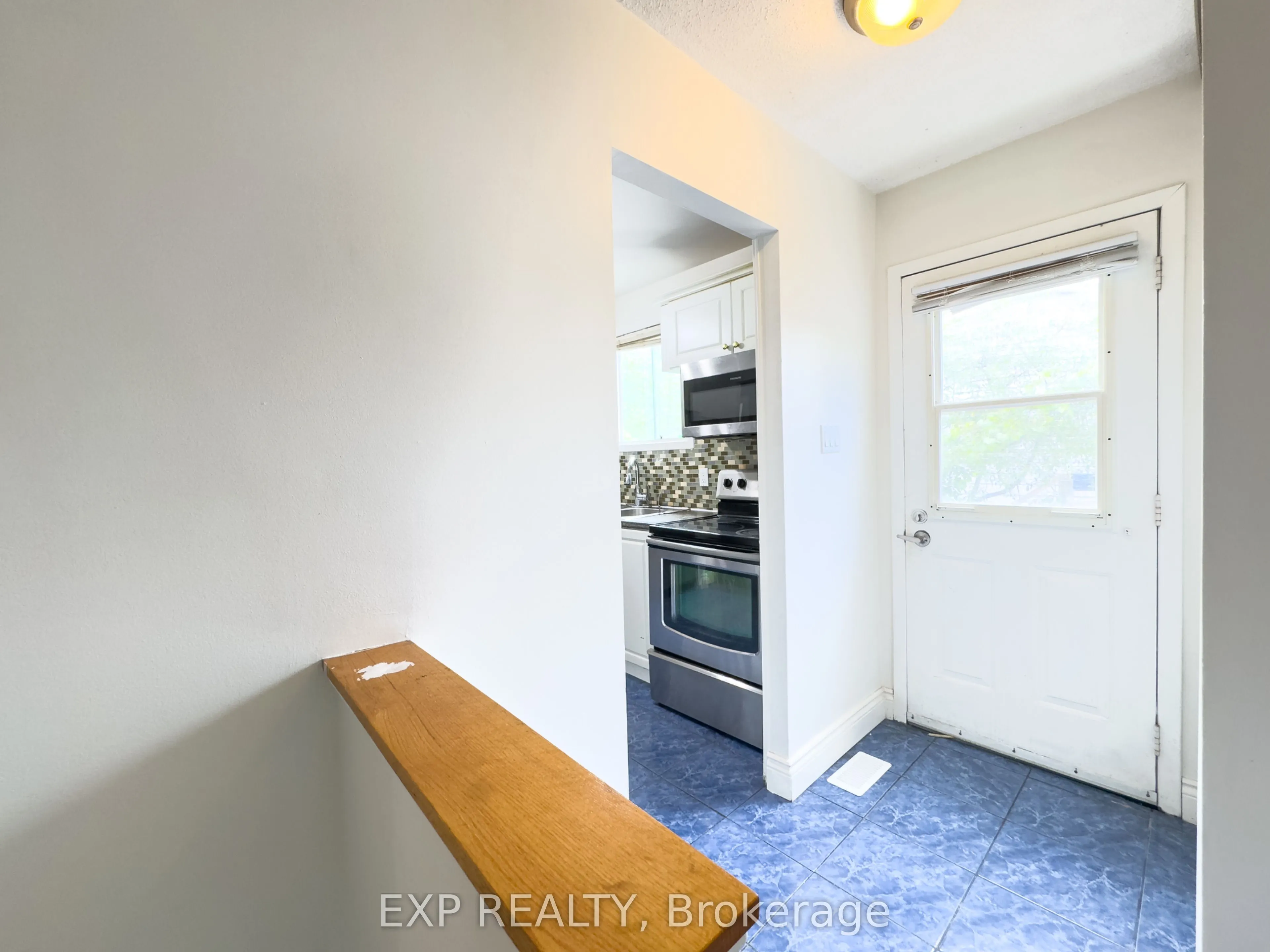 222 Castlefrank Road, #Upper