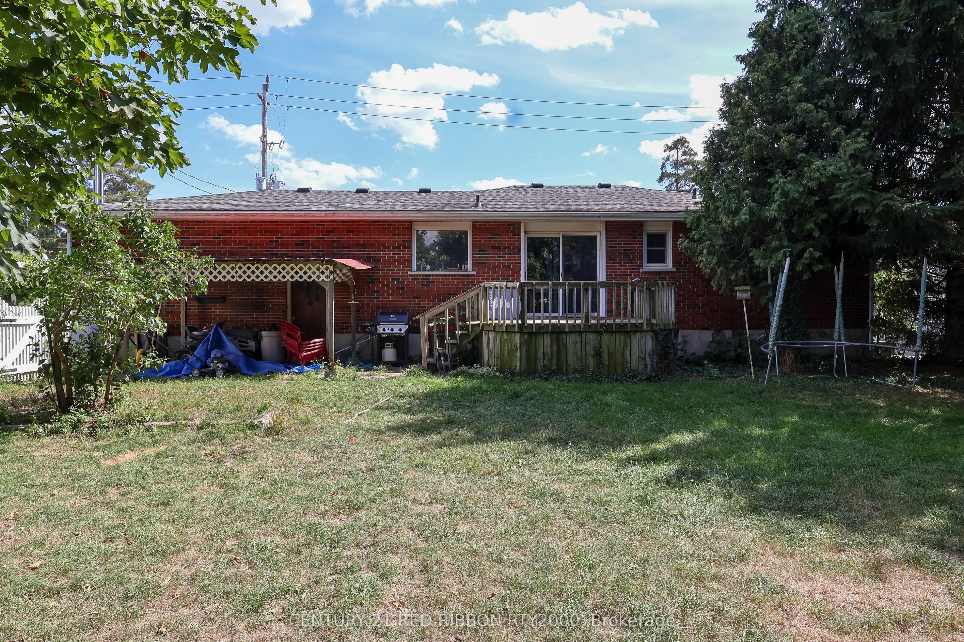 205 Metcalfe Street E