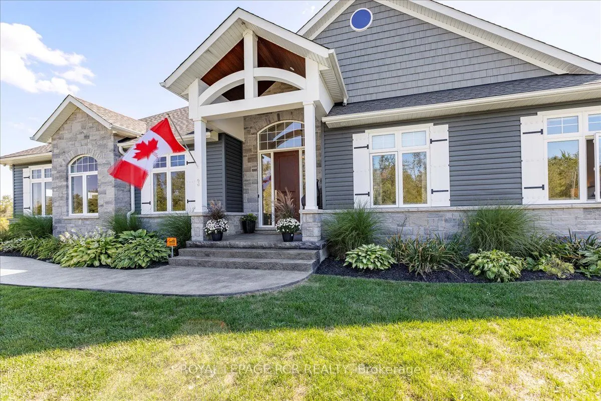 3 Nipigon Street