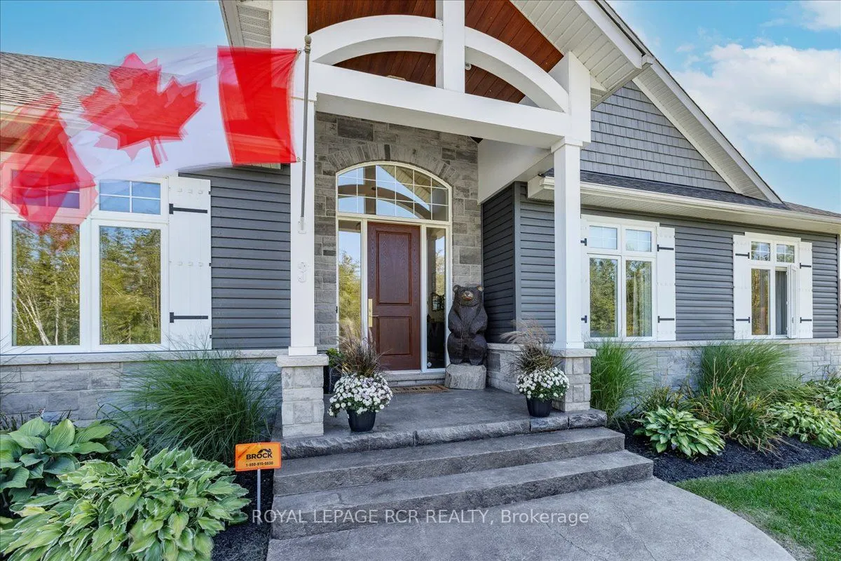 3 Nipigon Street