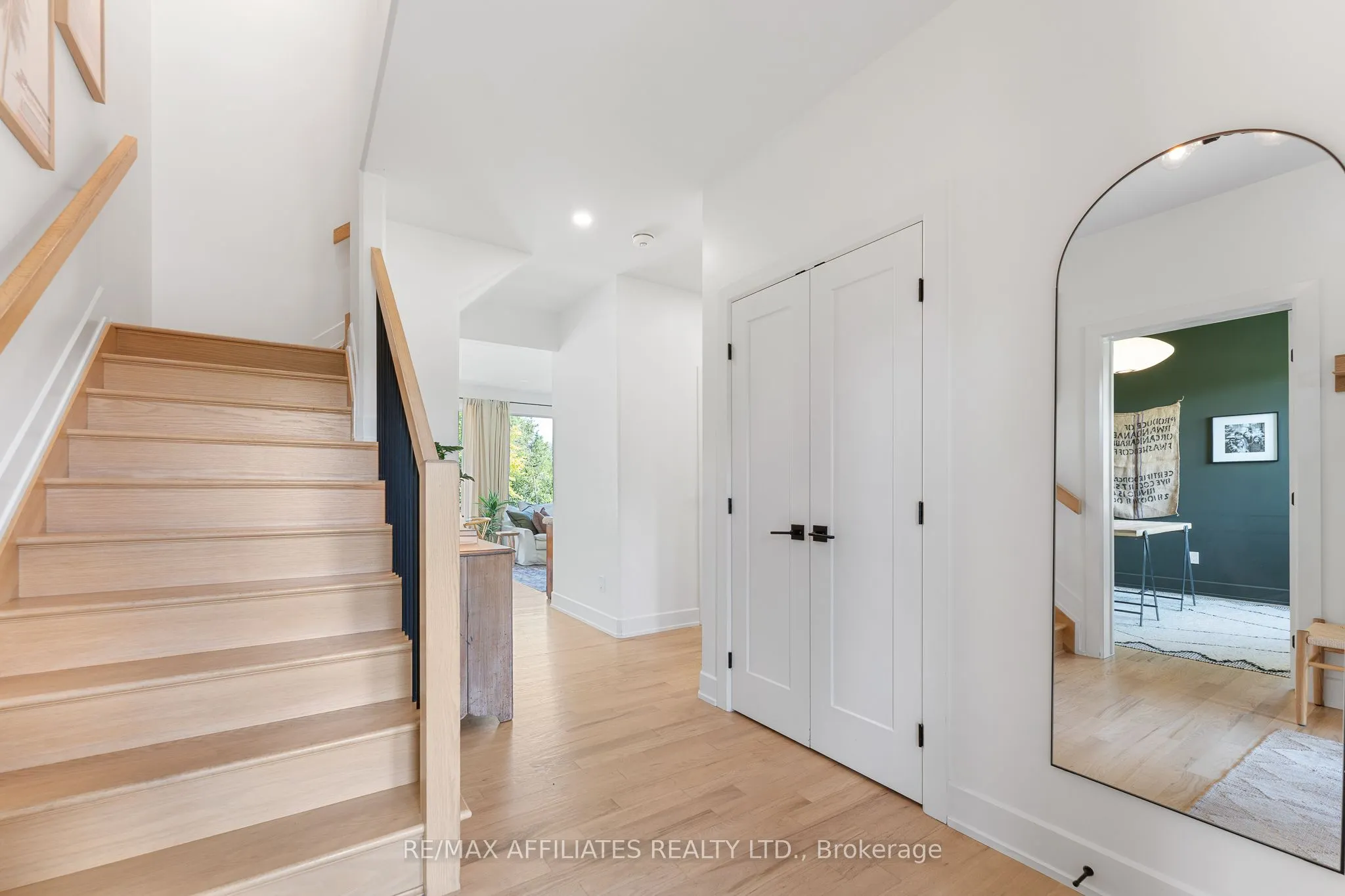 325 RIDGEMONT Drive