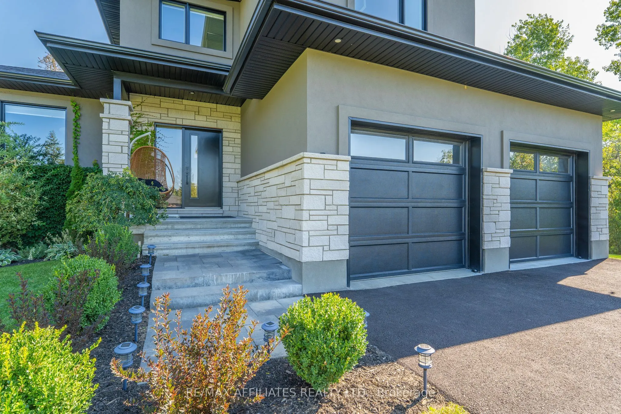 325 RIDGEMONT Drive