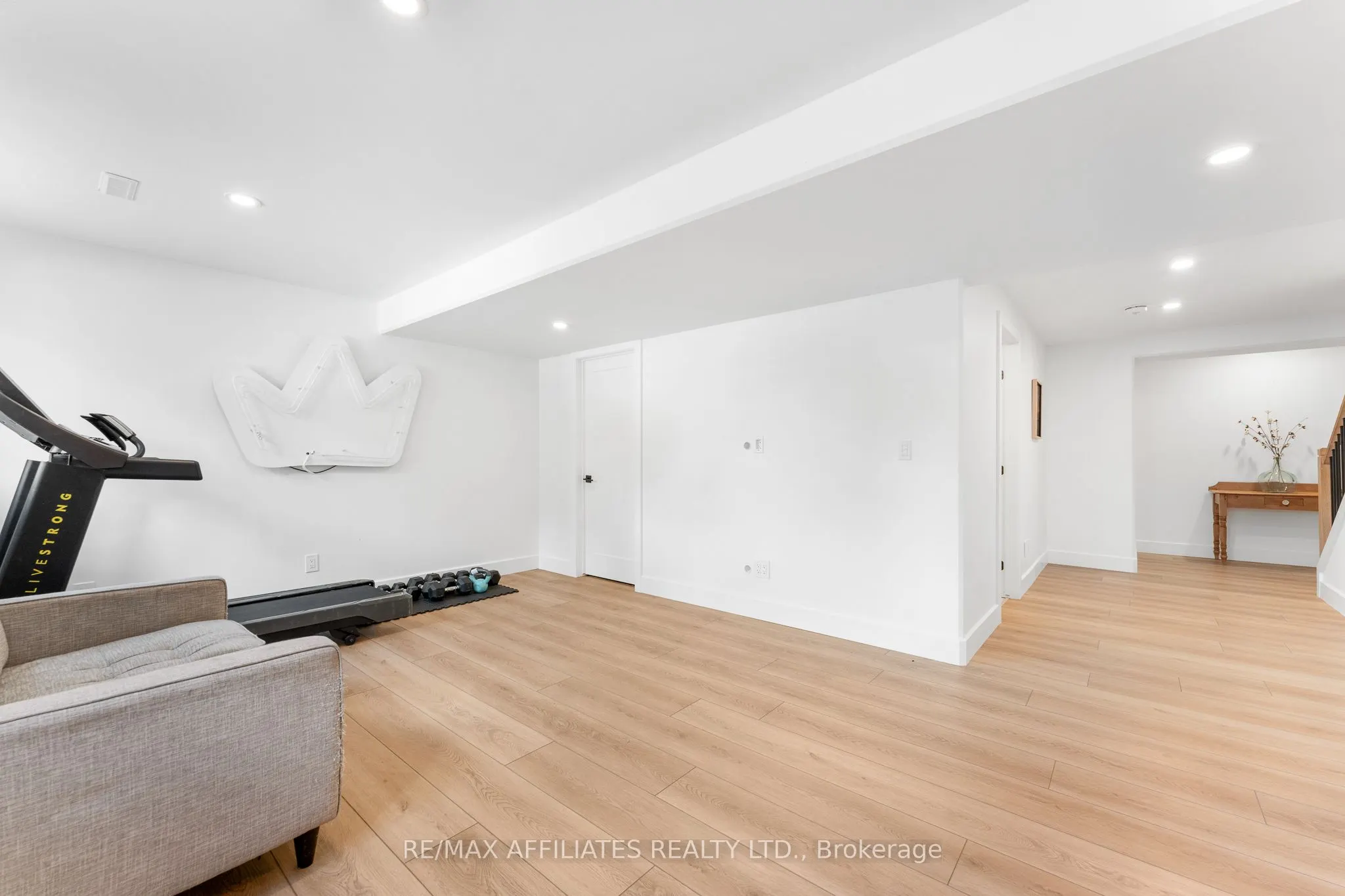 325 RIDGEMONT Drive