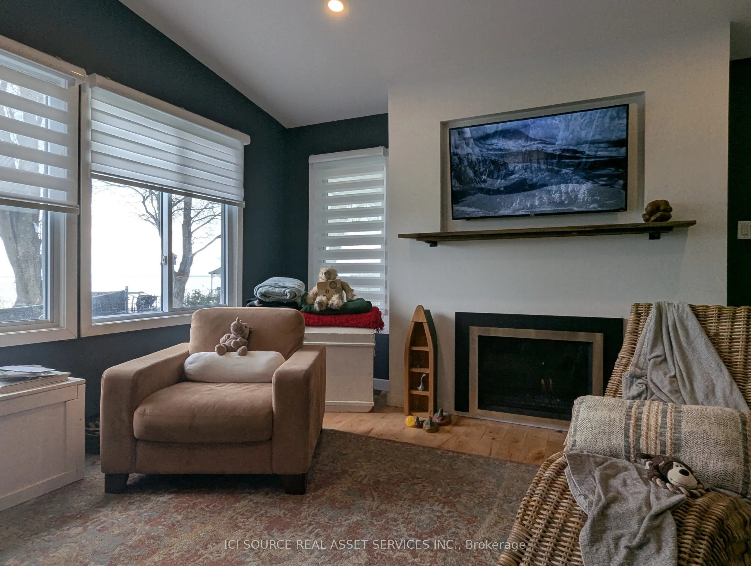 20586 Old Montreal Road