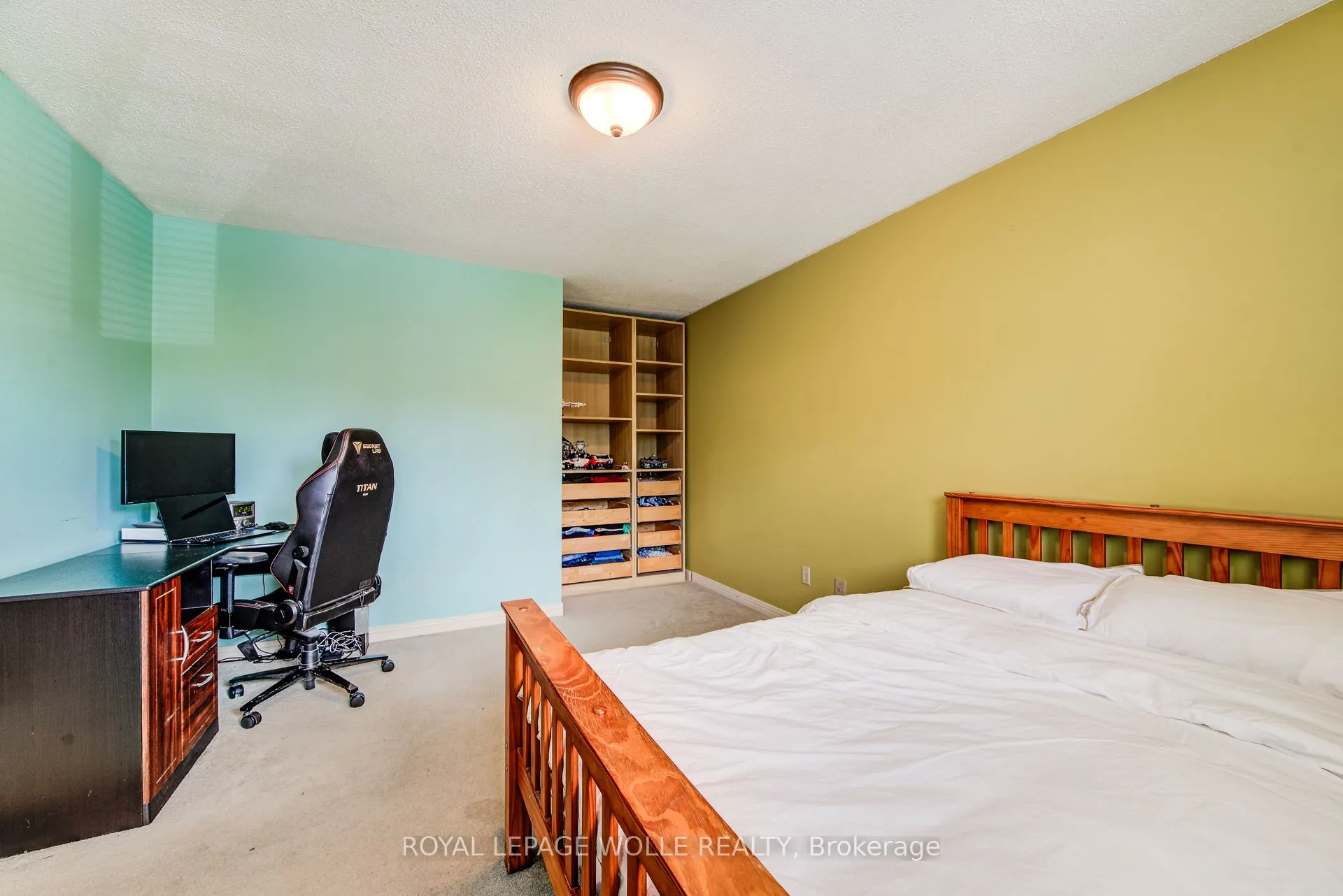 33 Tinatawa Court
