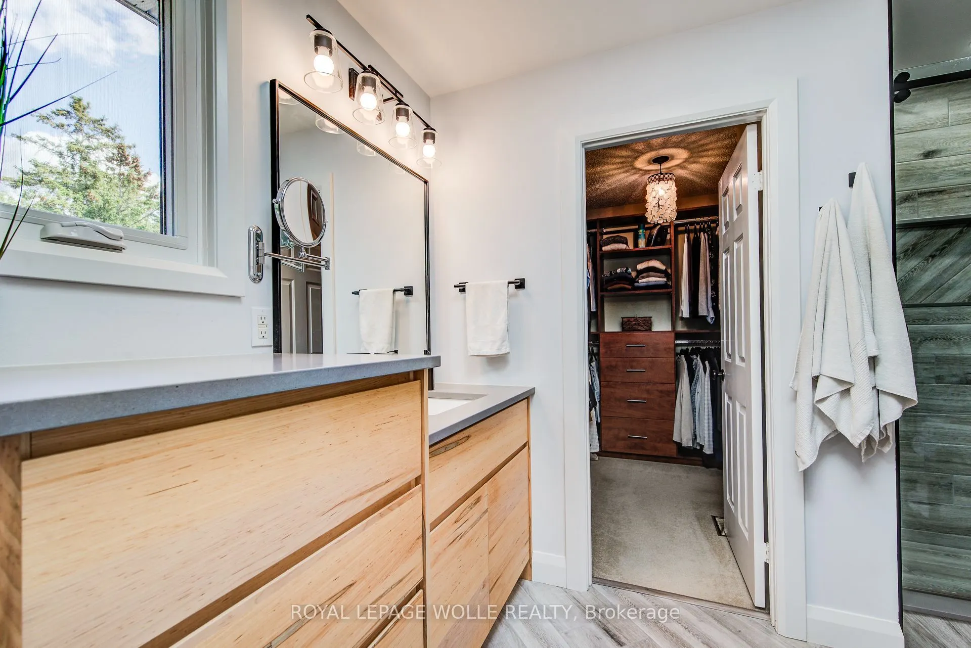 33 Tinatawa Court