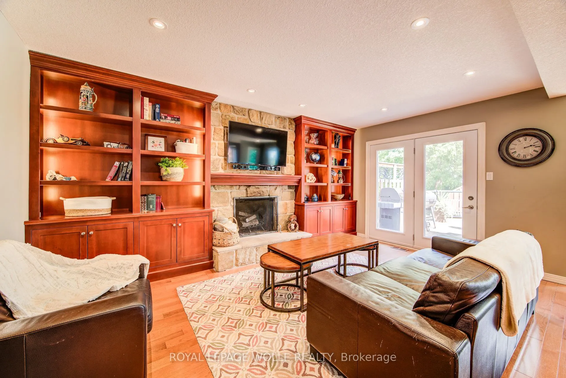 33 Tinatawa Court