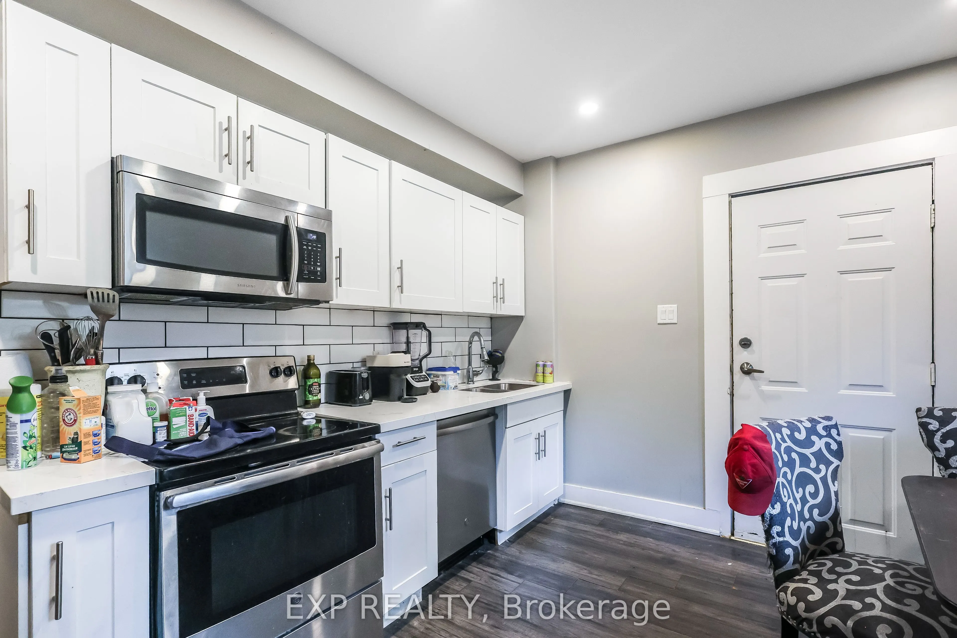 47 Wellington Street S