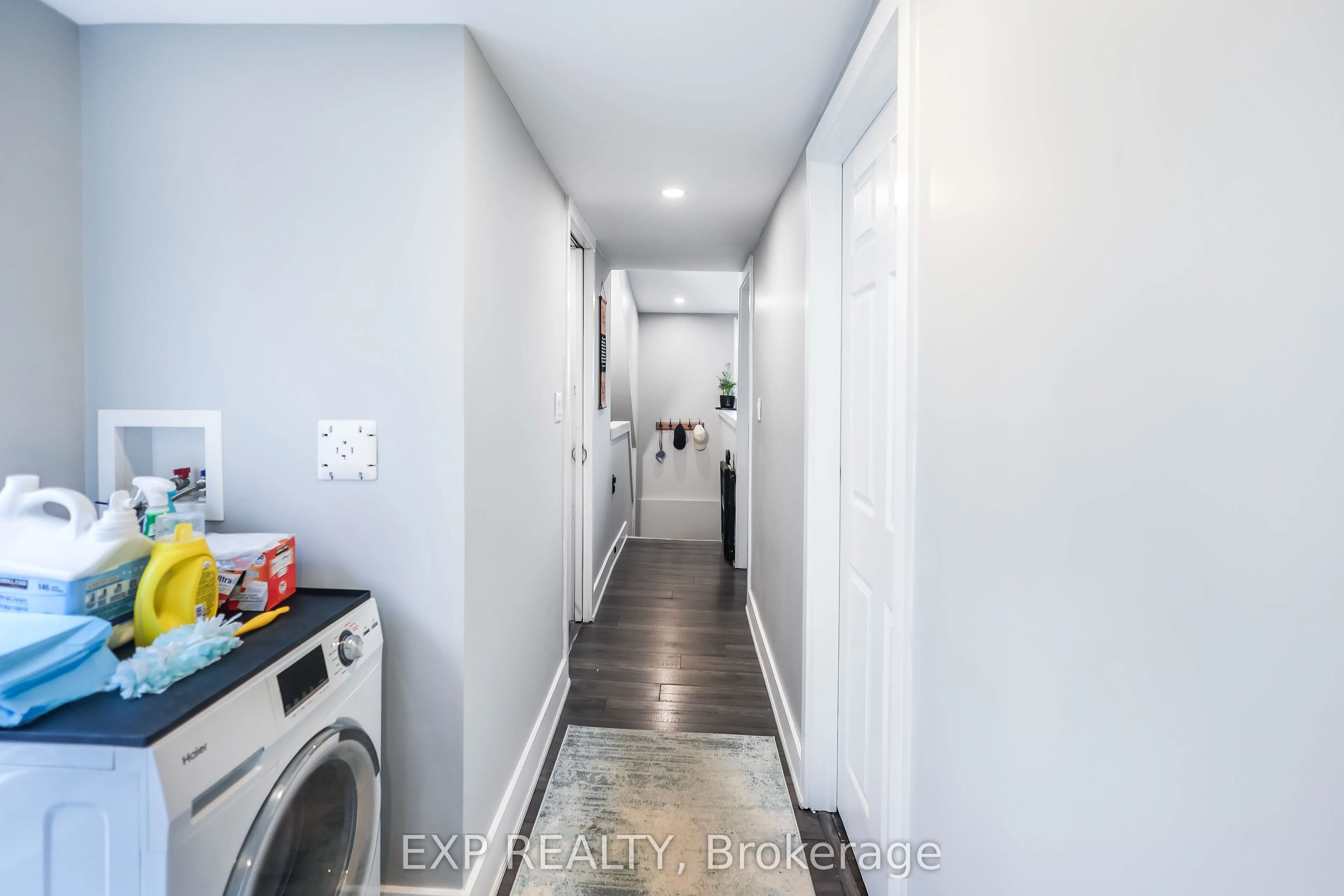 47 Wellington Street S
