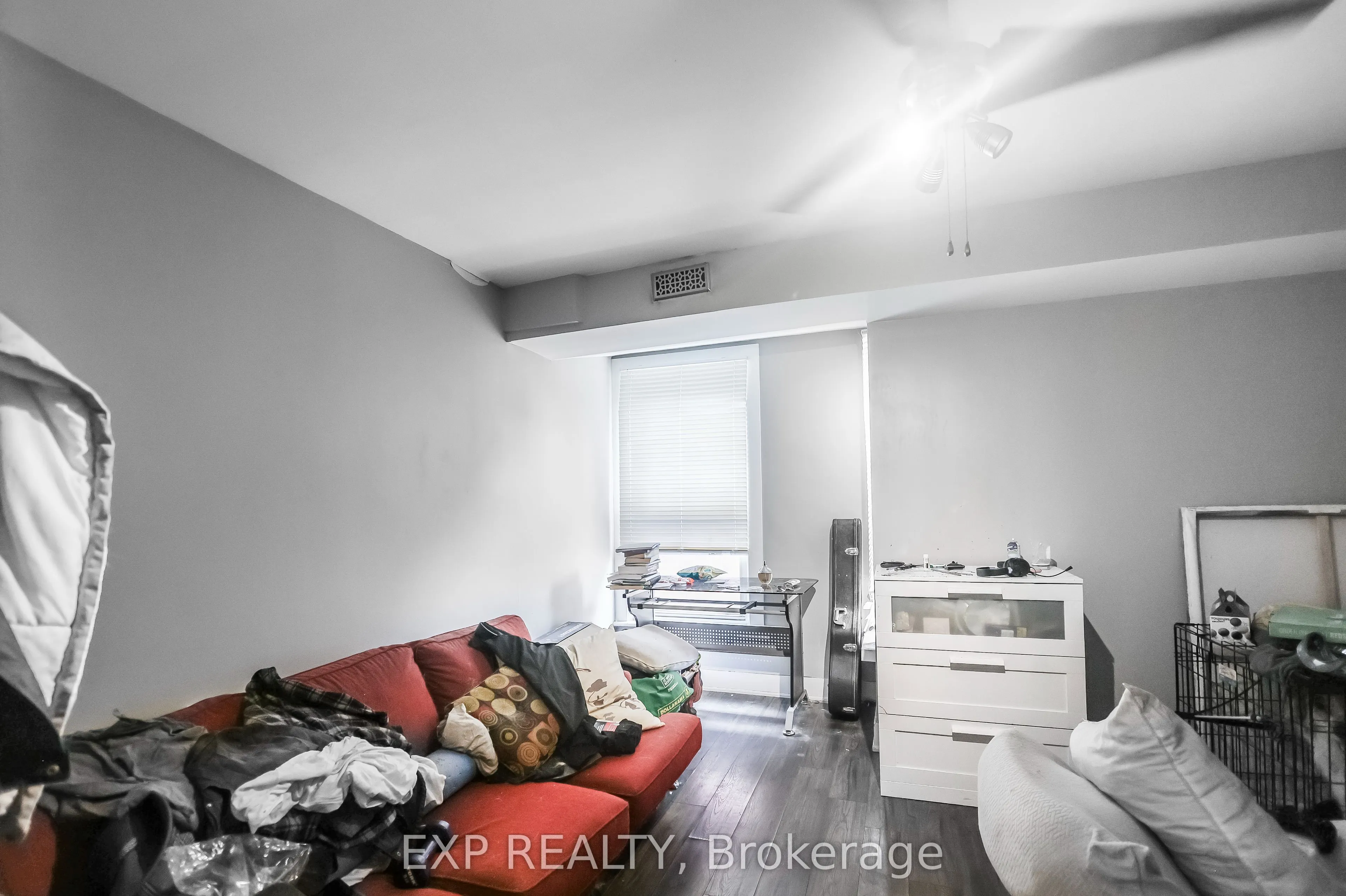 47 Wellington Street S